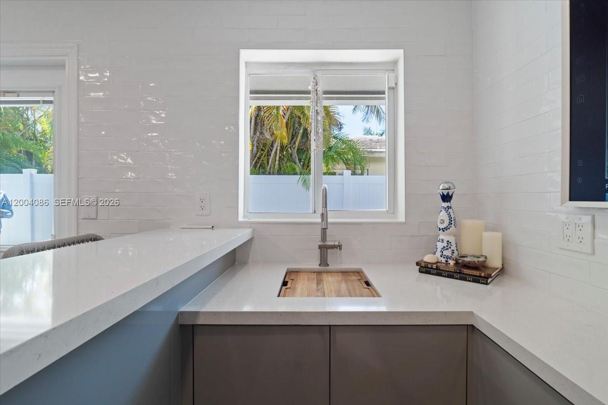 CORAL RIDGE COUNTRY CLUB - Residential