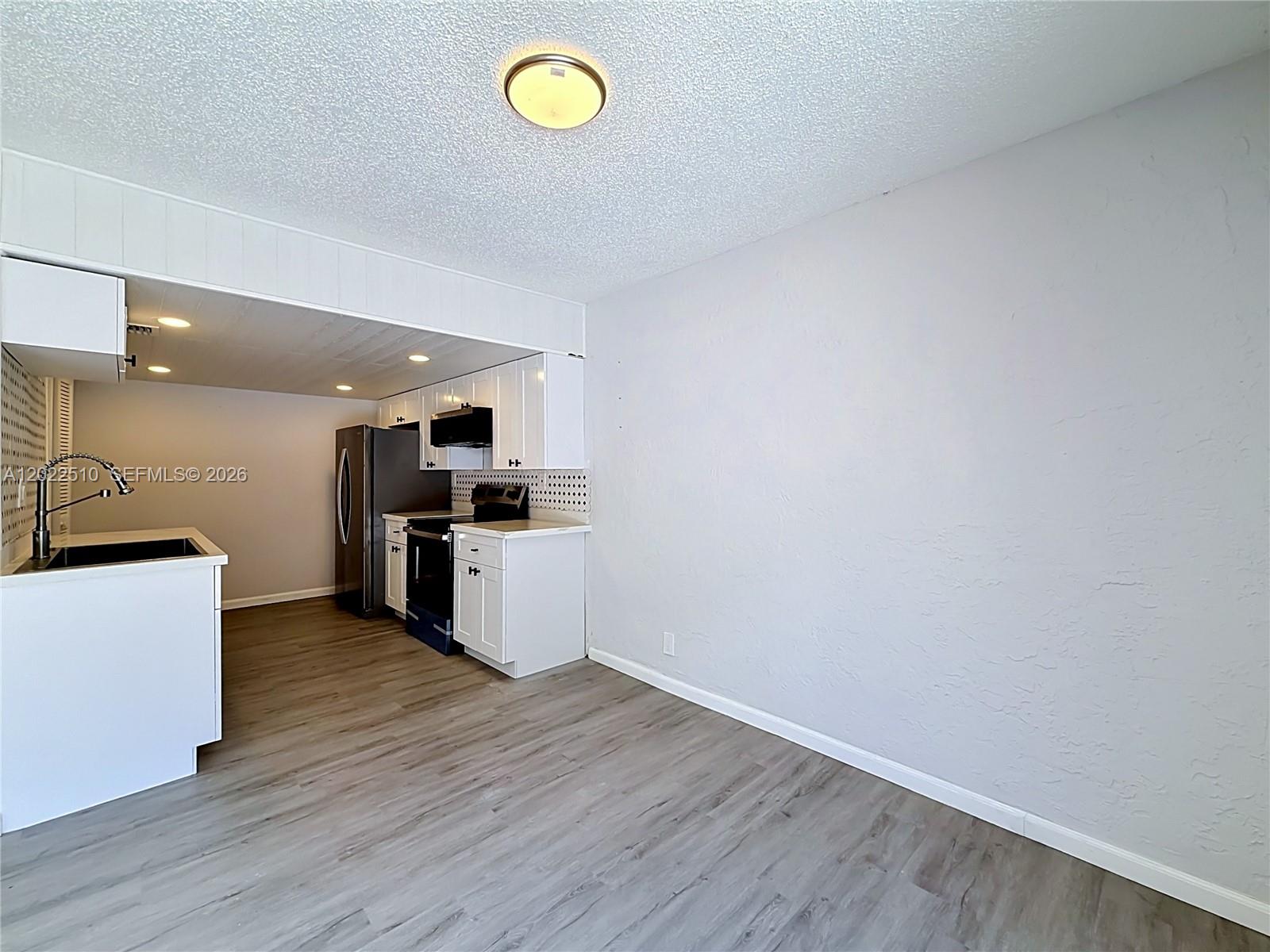 TOWNHOUSES AT NOVA - Residential