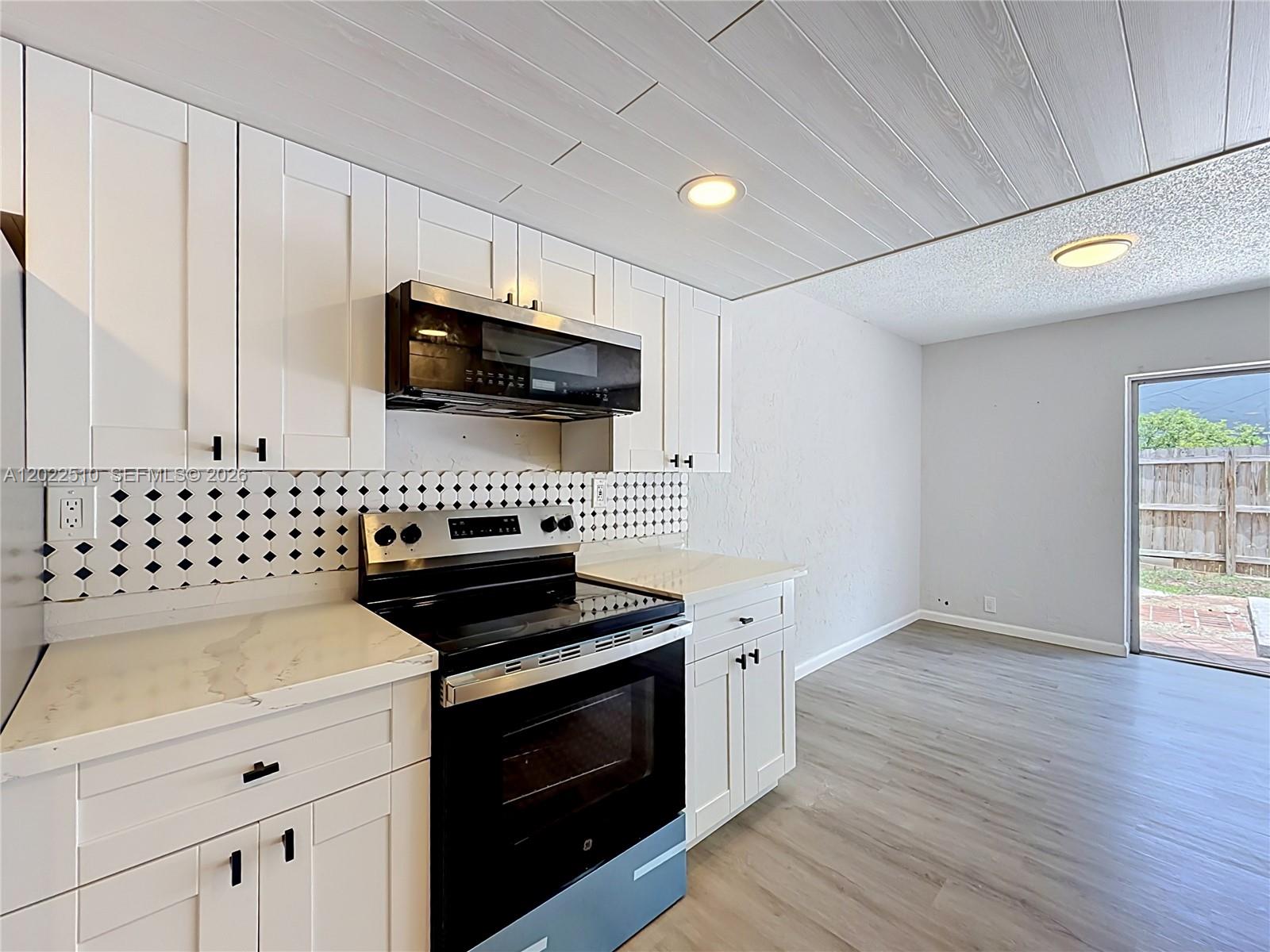 TOWNHOUSES AT NOVA - Residential