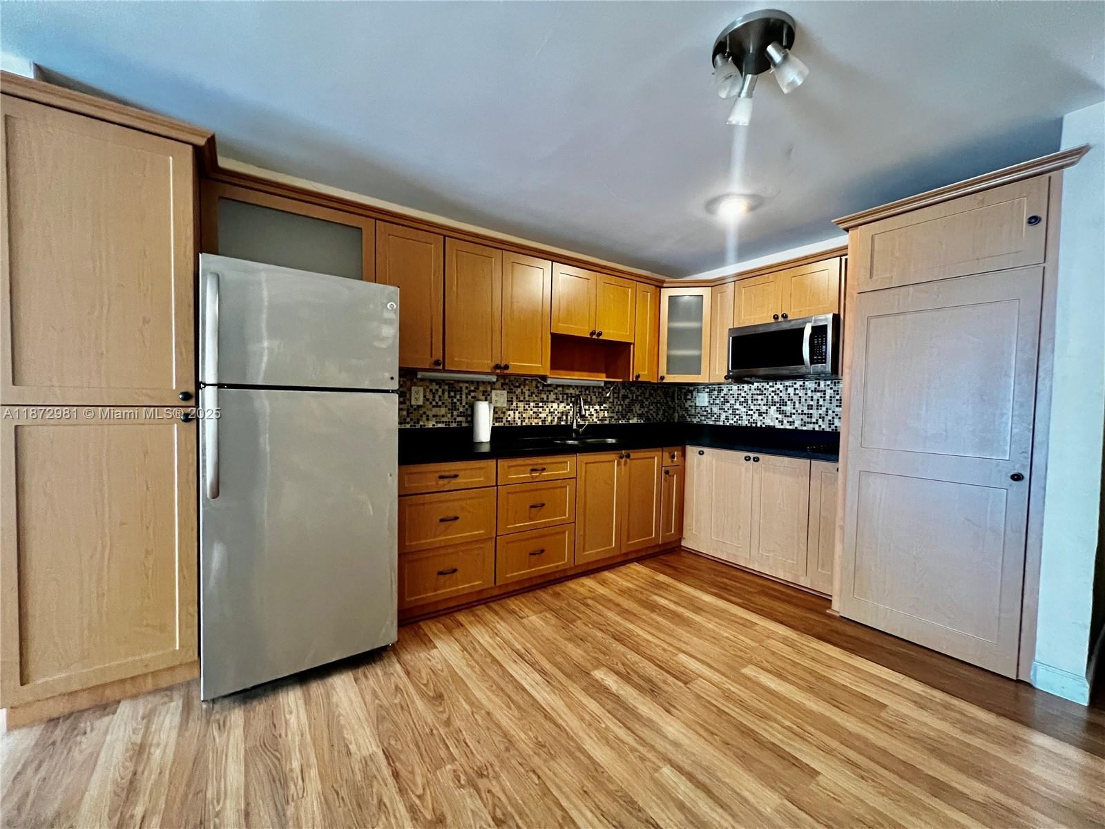 LOCATION, LOCATION !!!!! Spacious 2 BD / 1BA in the heart of Miami 1 assigned parking . Property is located 1 block from Brickell City Center, Downtown, Midtown, design District, Coral Gables, Coconut Grove and Miami International Airport, easy access to major highways I - 95.