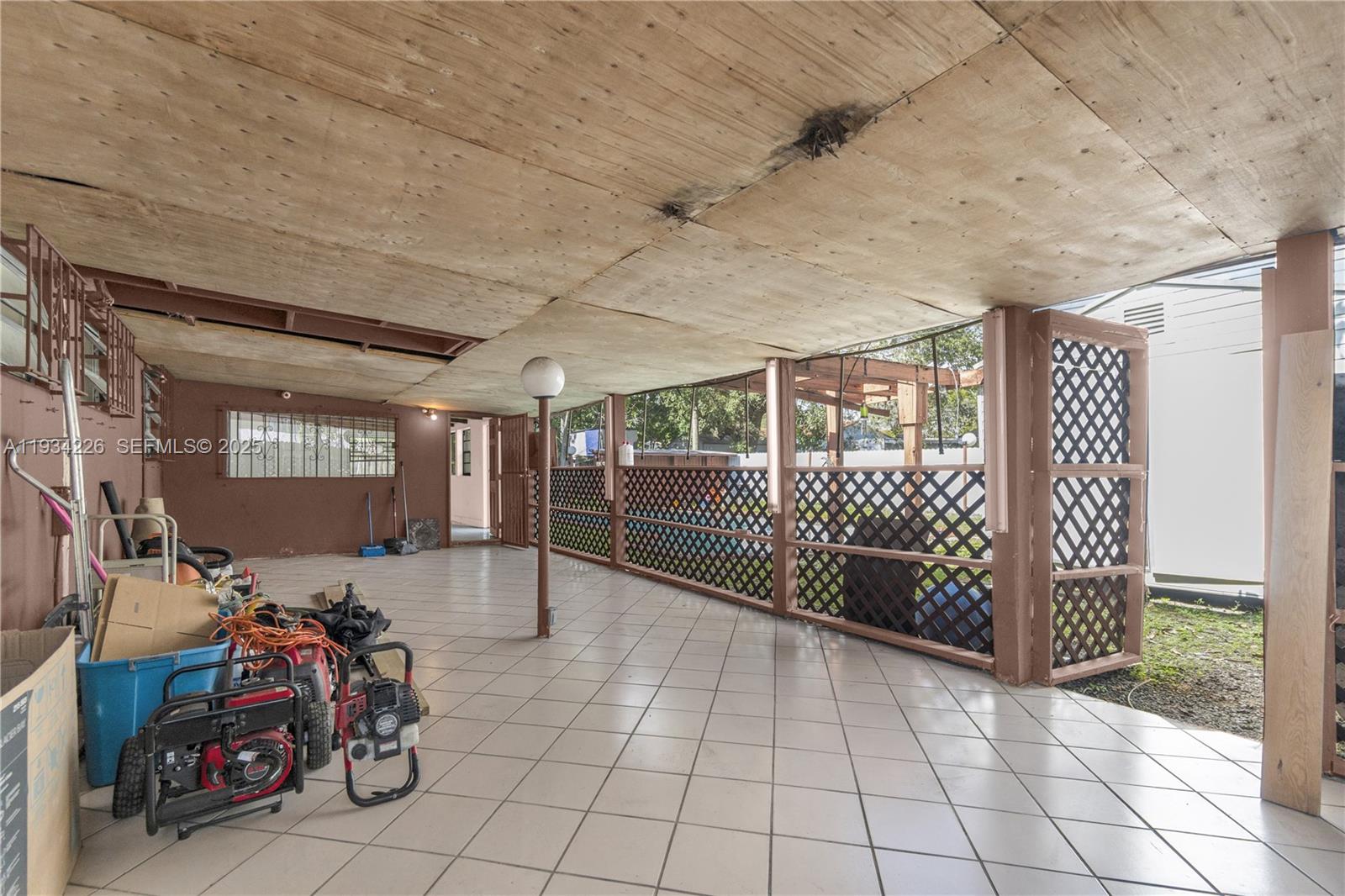 AVOCADO ESTATES - Residential