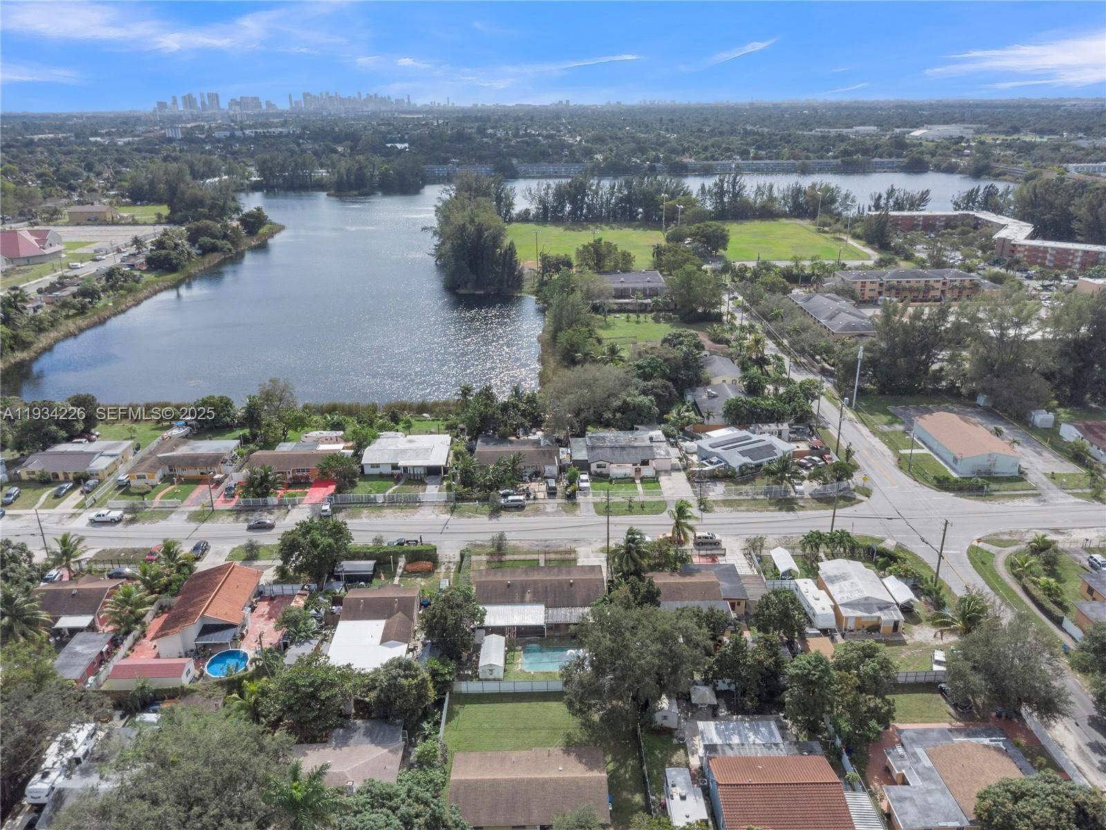 AVOCADO ESTATES - Residential