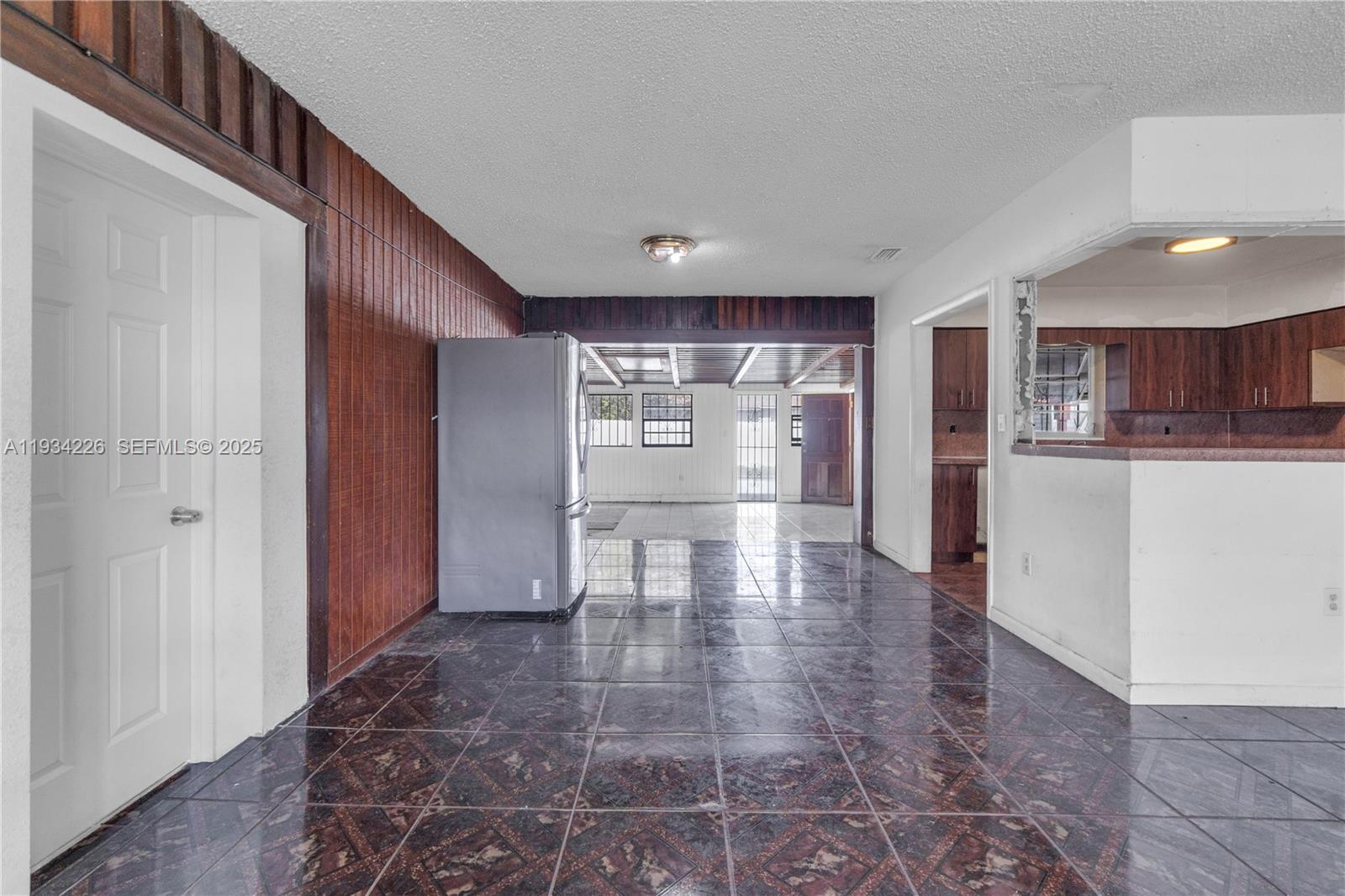 AVOCADO ESTATES - Residential