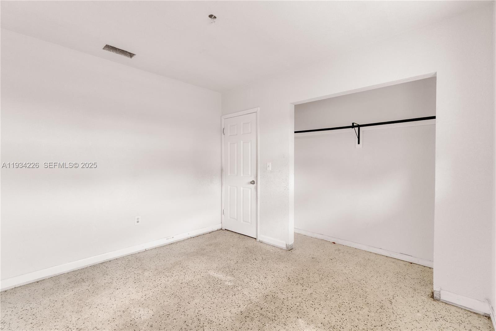 AVOCADO ESTATES - Residential