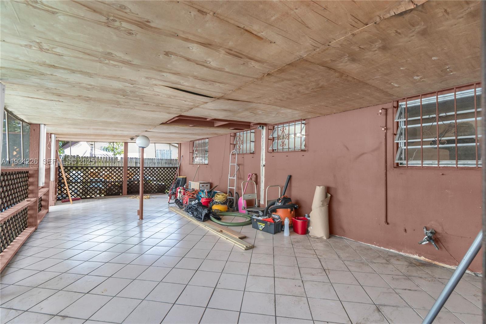 AVOCADO ESTATES - Residential