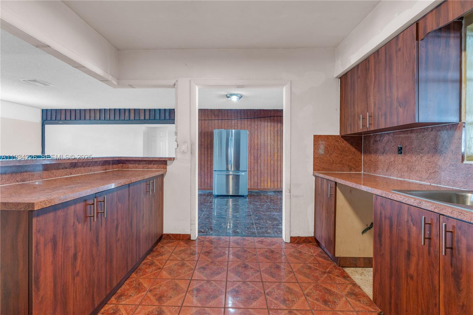 AVOCADO ESTATES - Residential