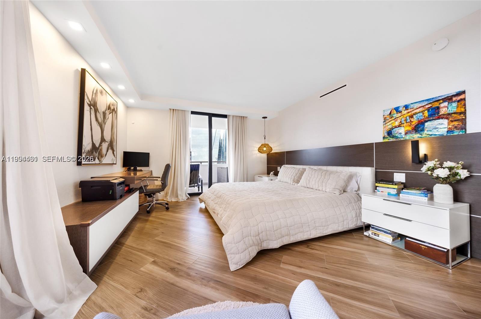 VILLA REGINA CONDO - Residential