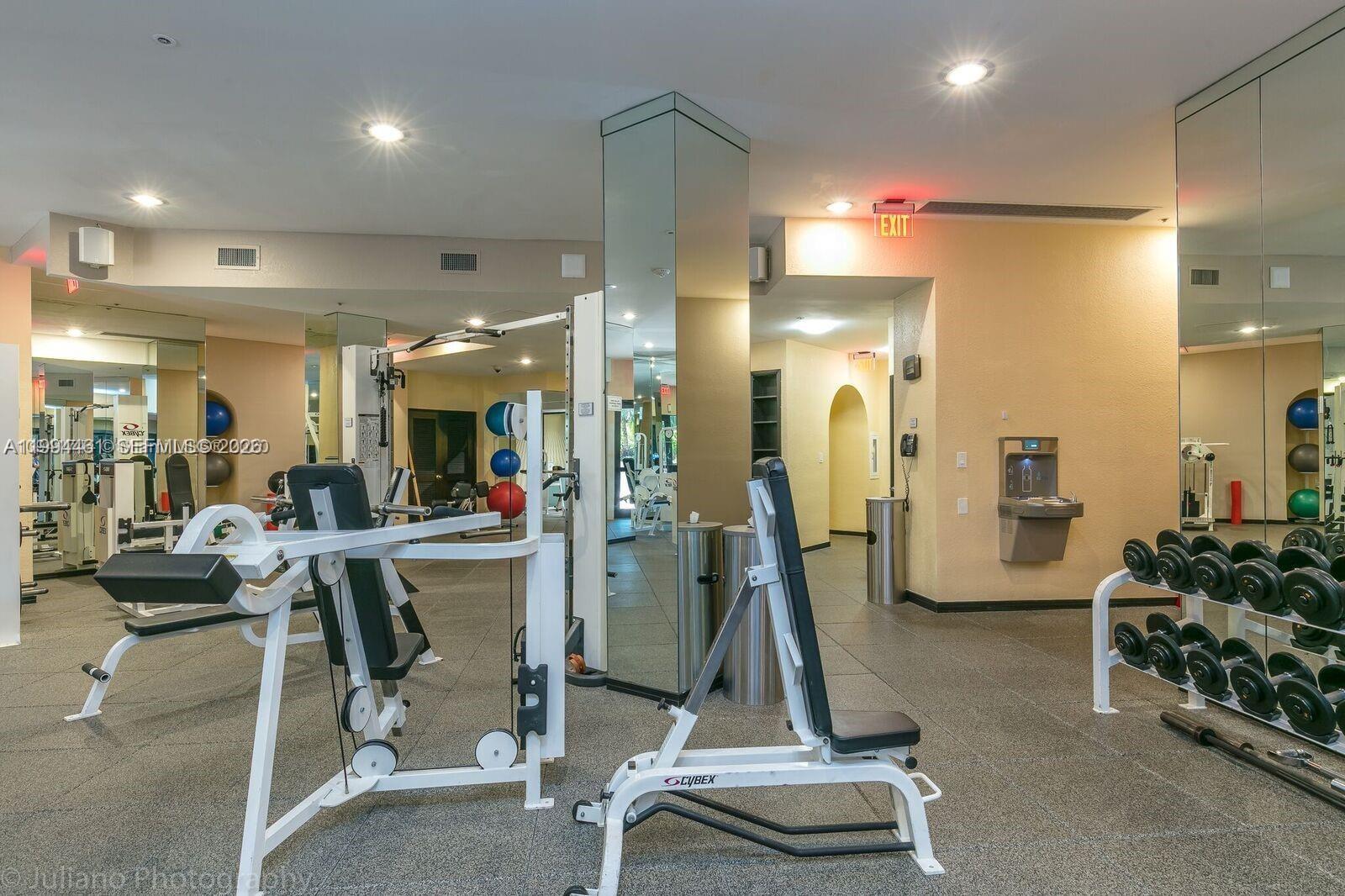 VILLA REGINA CONDO - Residential