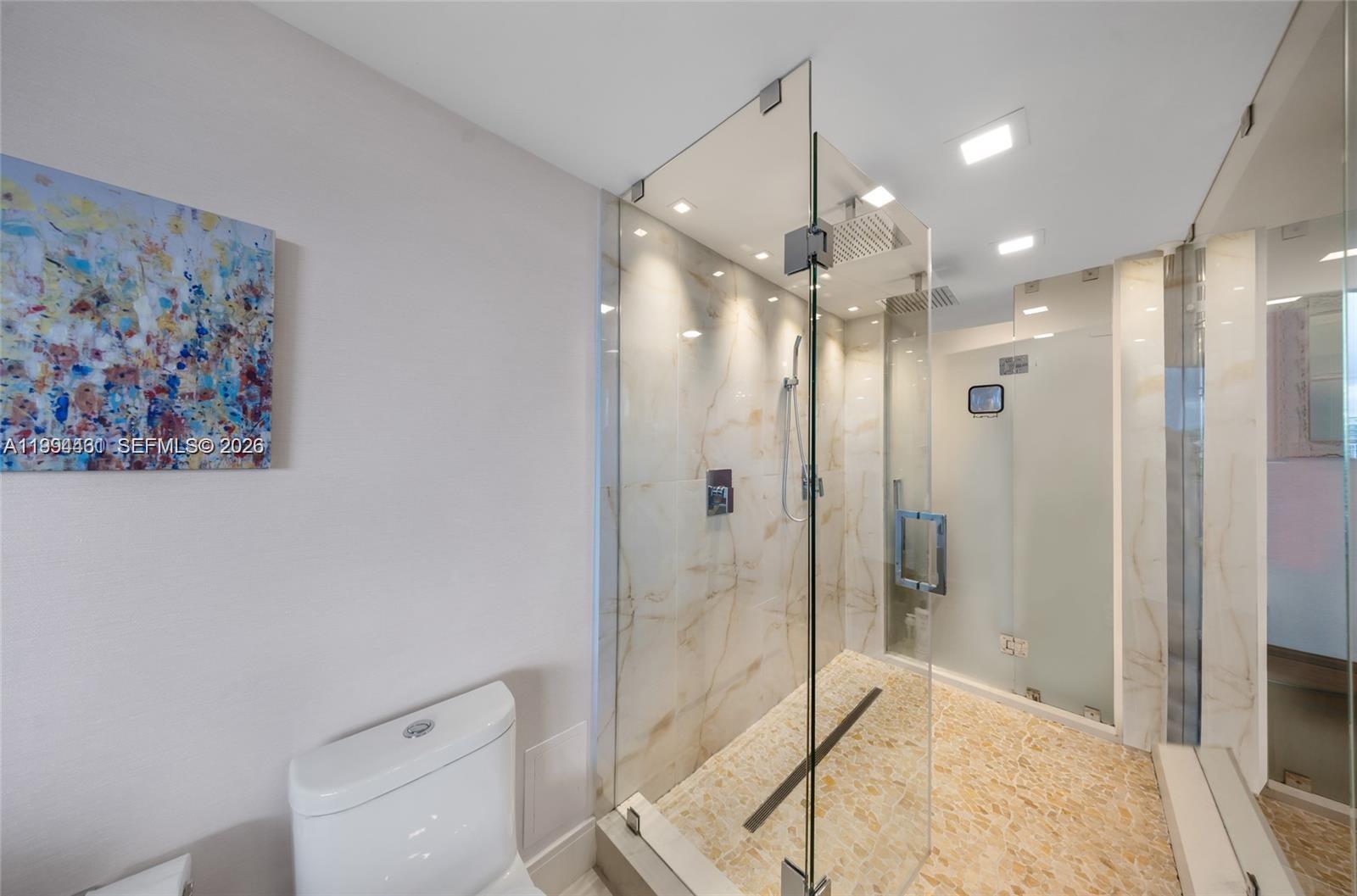 VILLA REGINA CONDO - Residential