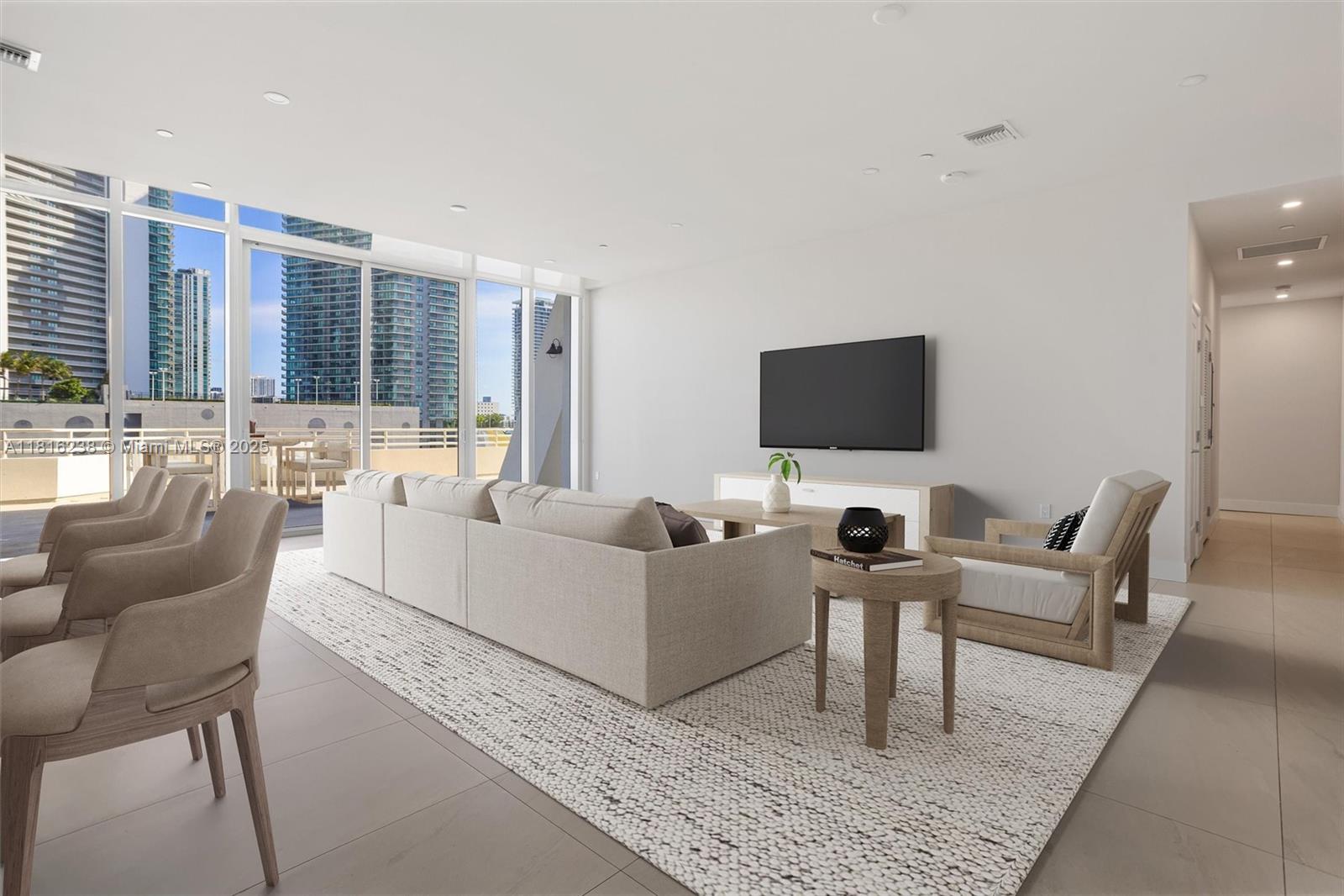 555 NE 34th St 802