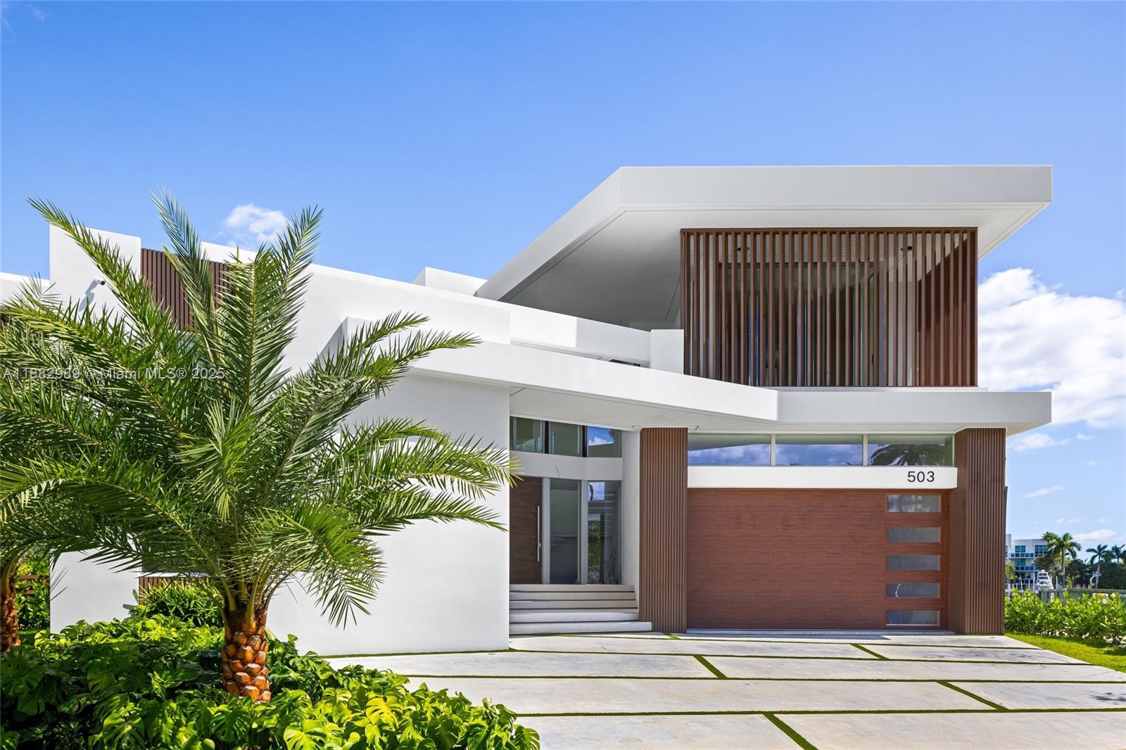 503 Palm Dr