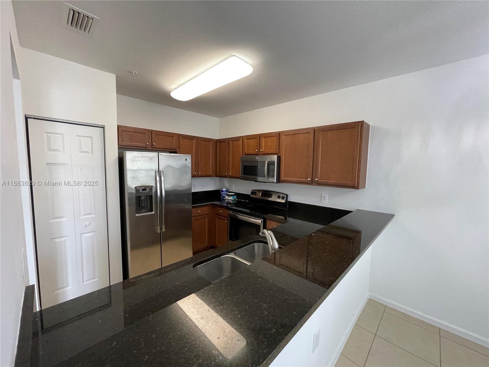 ST MAARTEN AT GRAND BAY C - Residential Lease