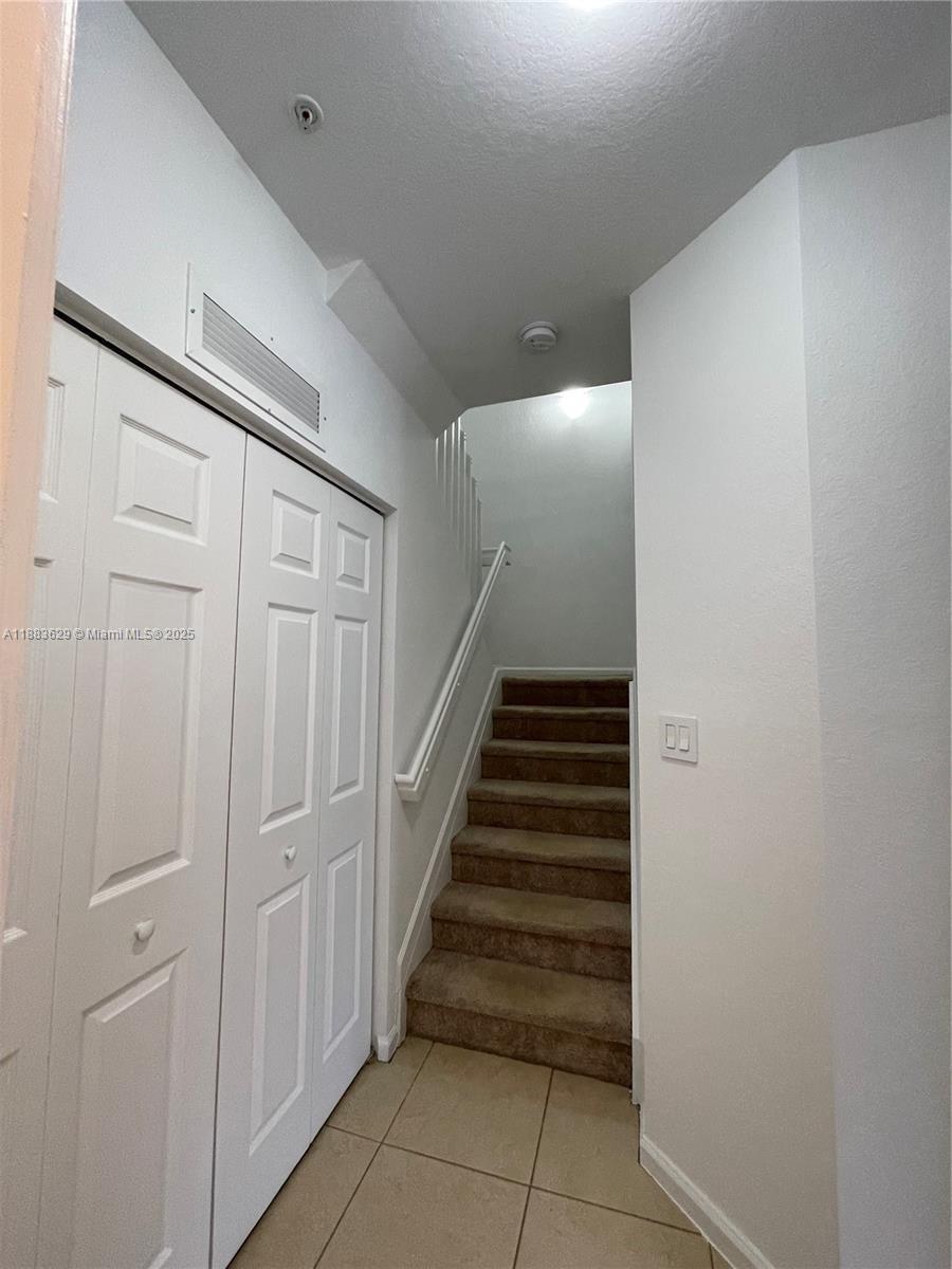 ST MAARTEN AT GRAND BAY C - Residential Lease