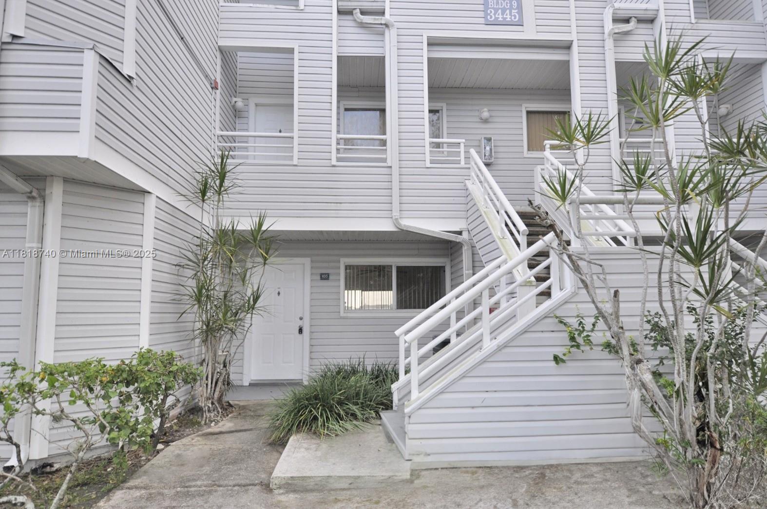 3445 Nw 44th St 201, Oakland Park, Miami-Dade County, Florida - 2 Bedrooms  
2 Bathrooms - 