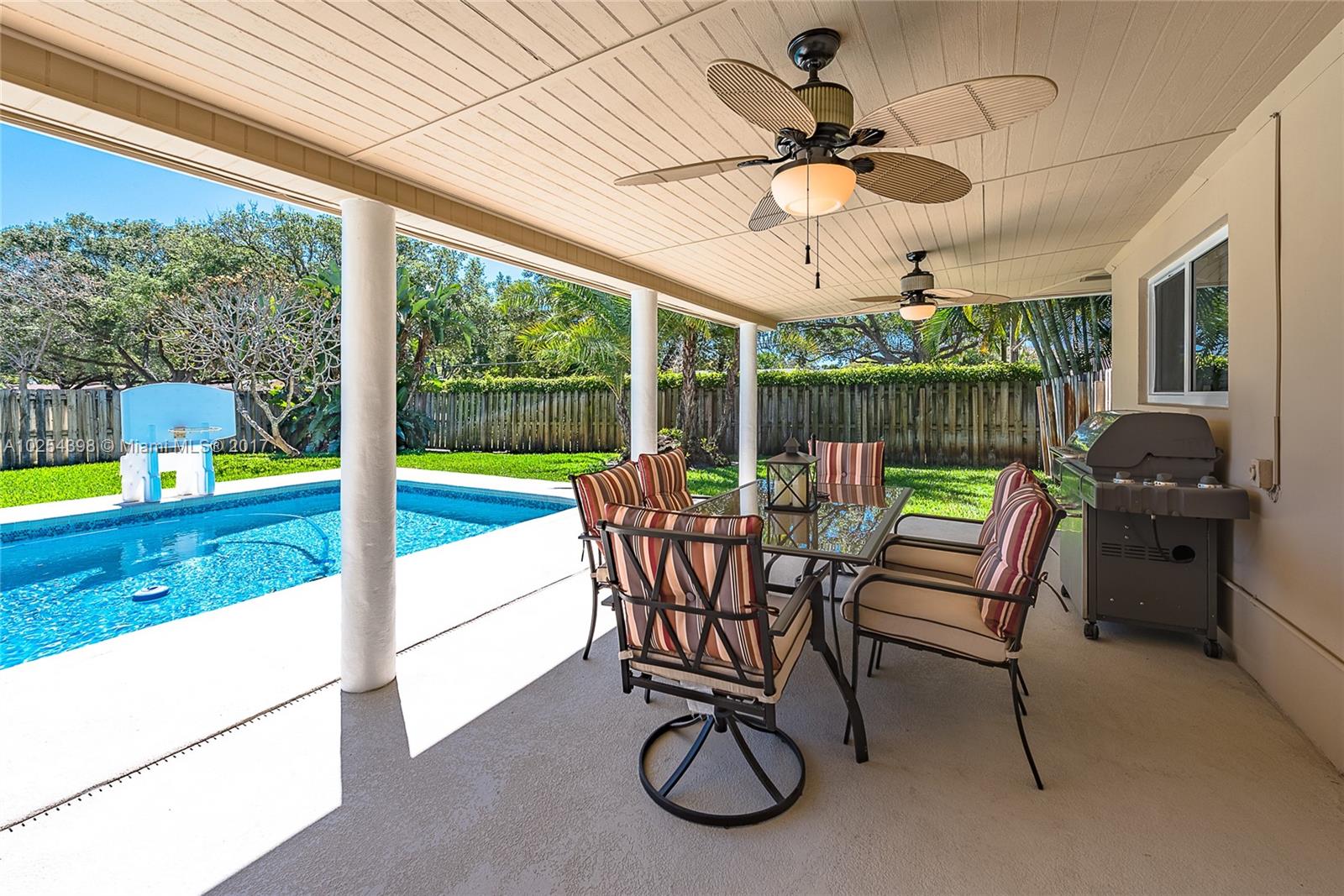 PLANTATION GARDENS 4TH SE - Residential