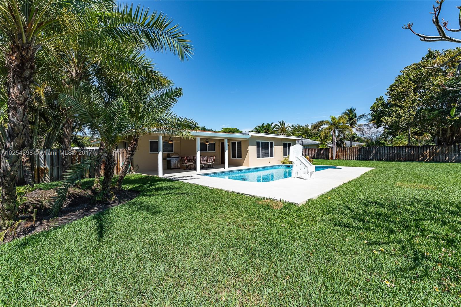 PLANTATION GARDENS 4TH SE - Residential