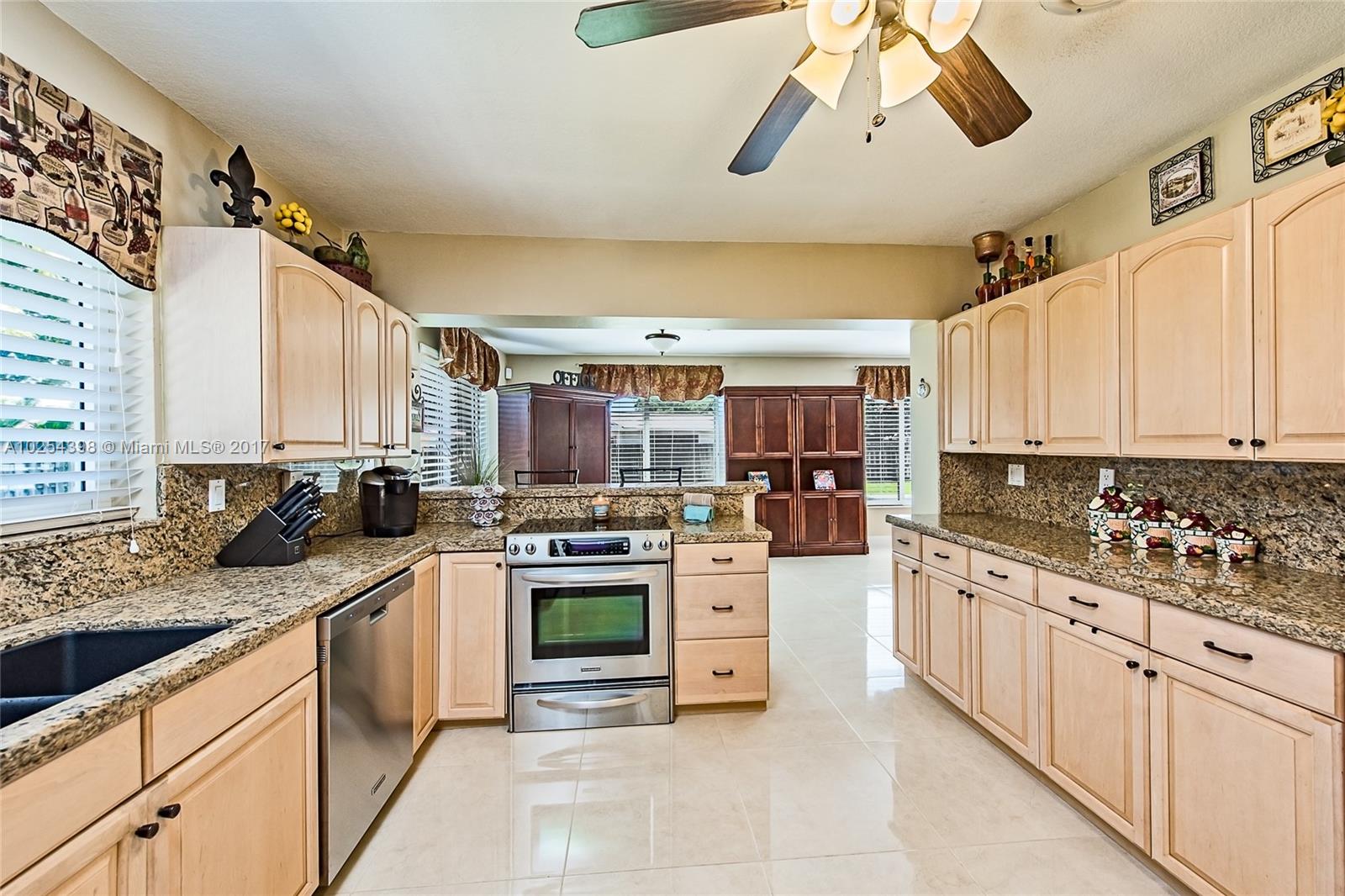 PLANTATION GARDENS 4TH SE - Residential