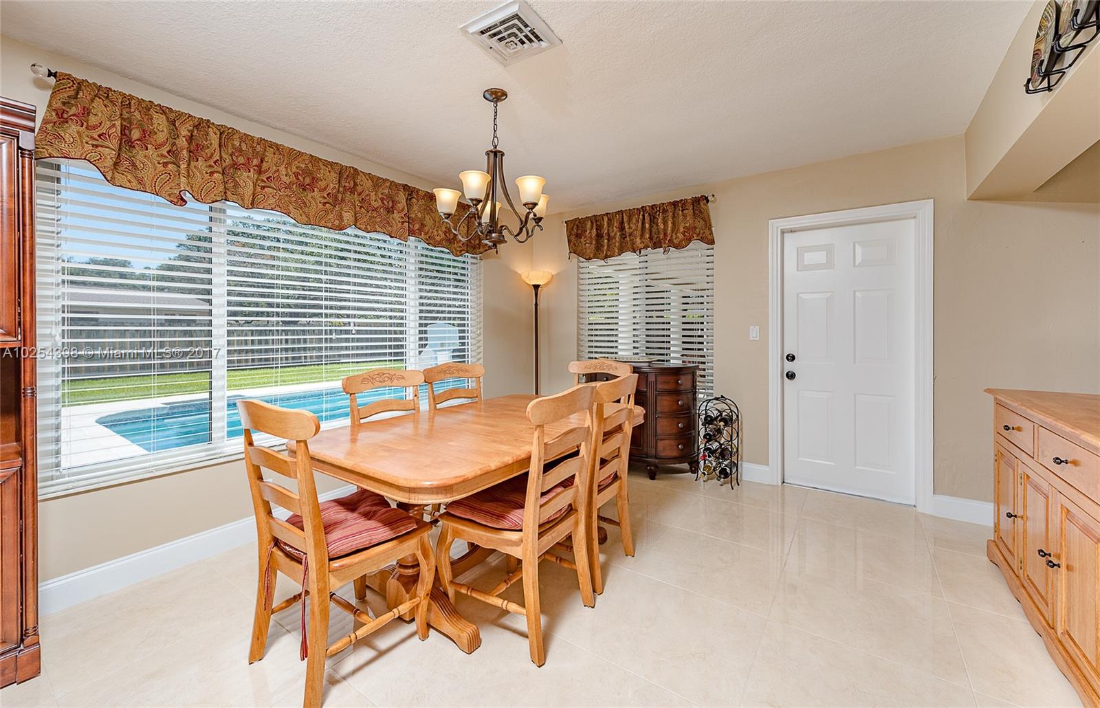 PLANTATION GARDENS 4TH SE - Residential