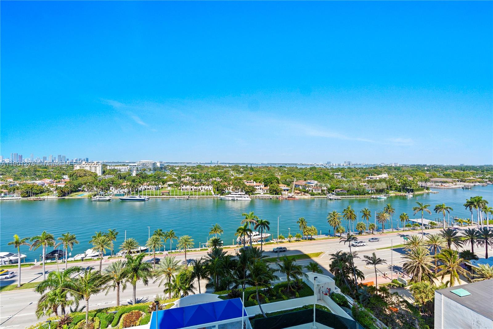 4779 Collins Ave 1205