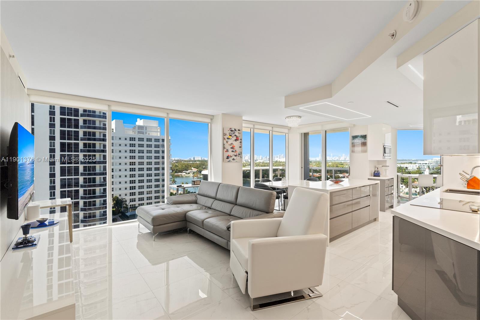 4779 Collins Ave 1205