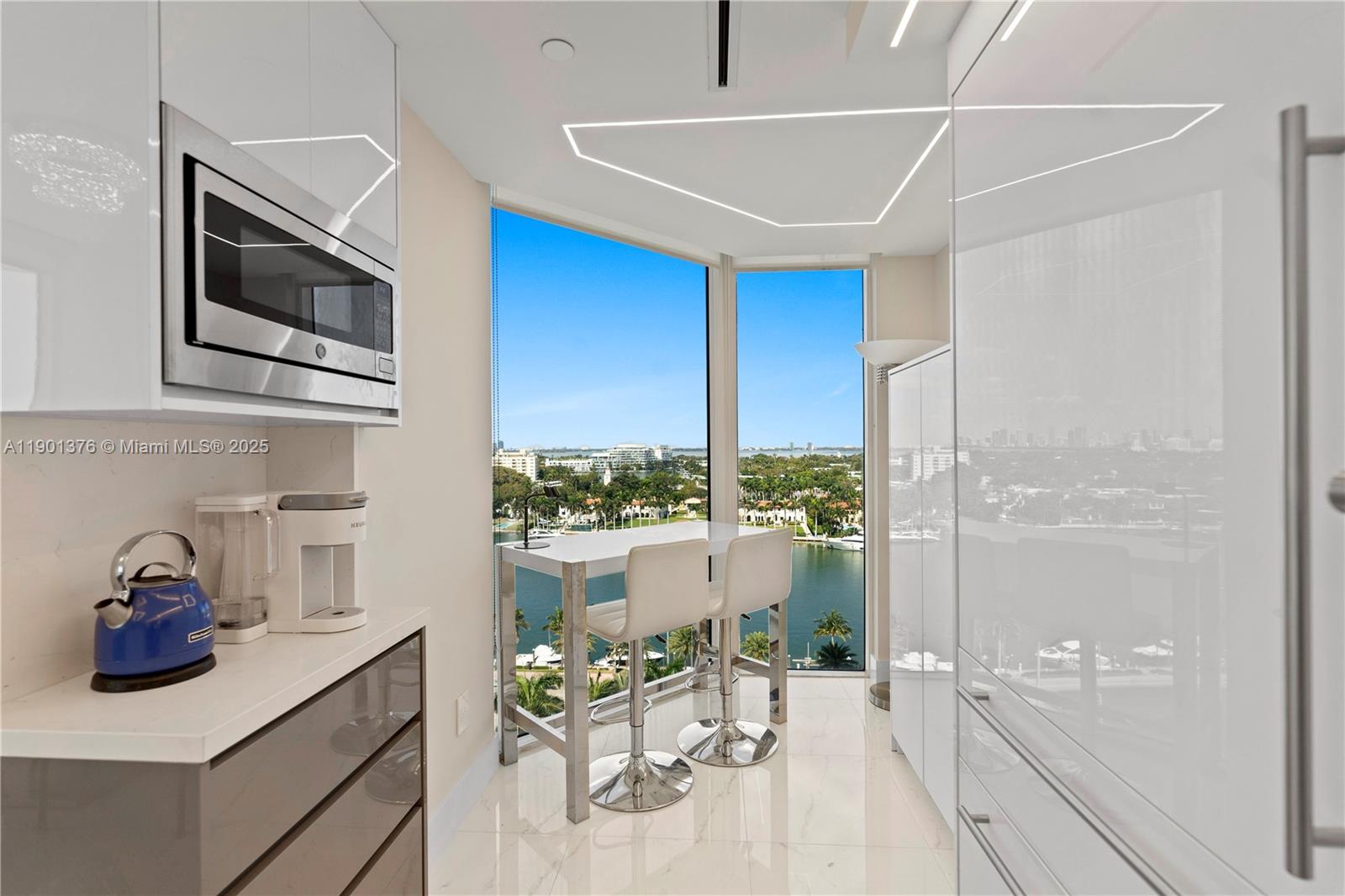 BLUE DIAMOND CONDO - Residential