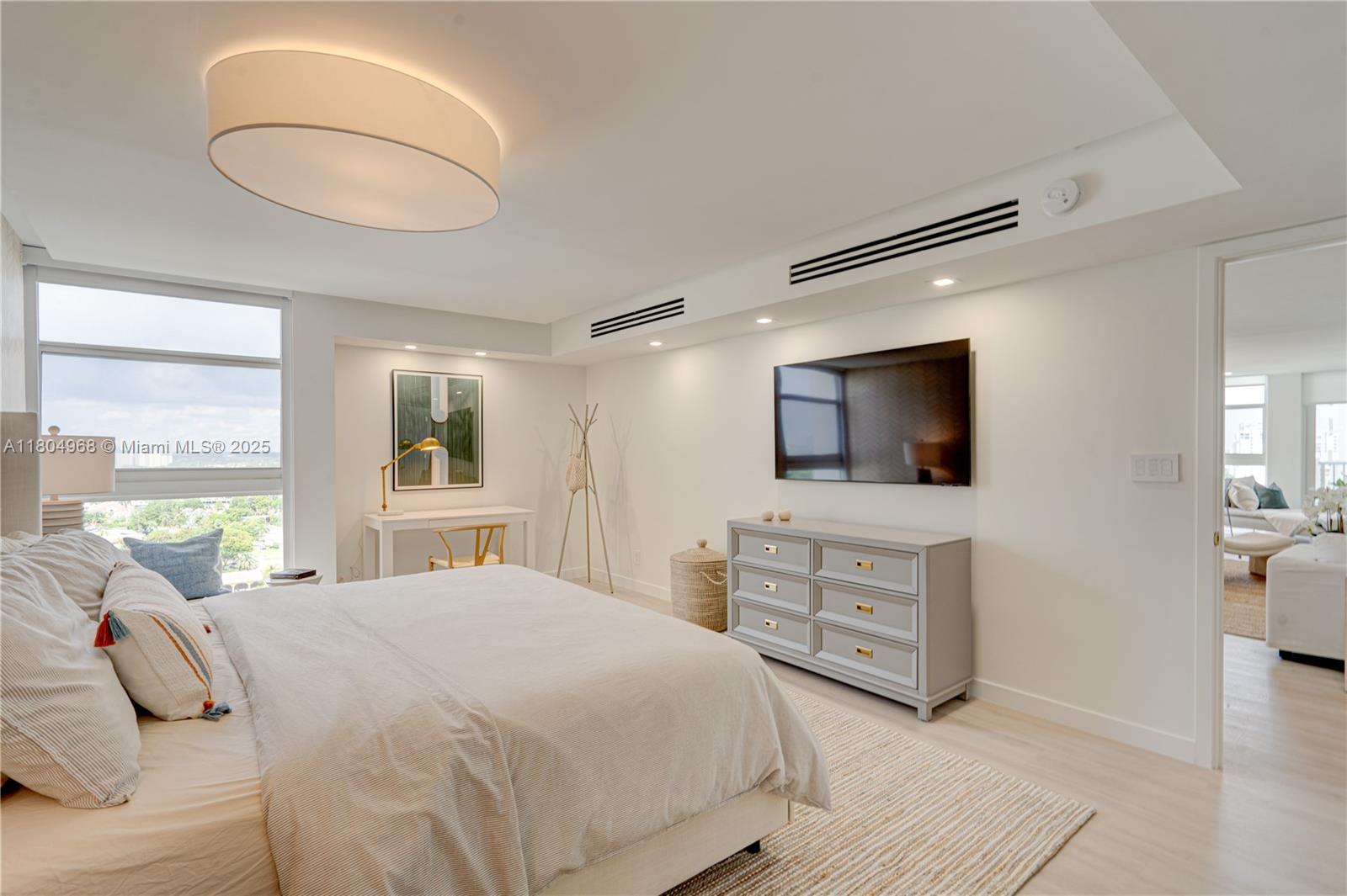 RENAISSANCE OF POMPANO BE - Residential Lease