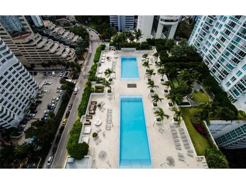 THE PLAZA 901 BRICKELL CO - Residential