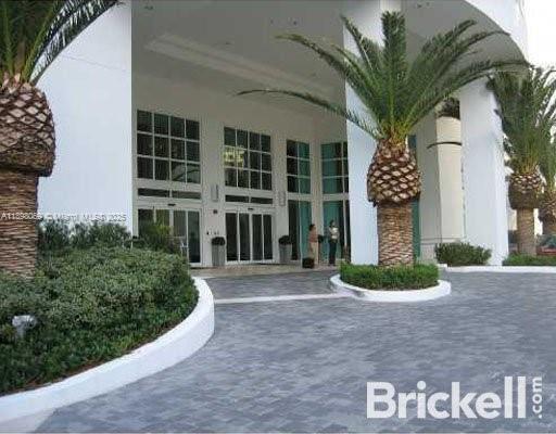 THE PLAZA 901 BRICKELL CO - Residential