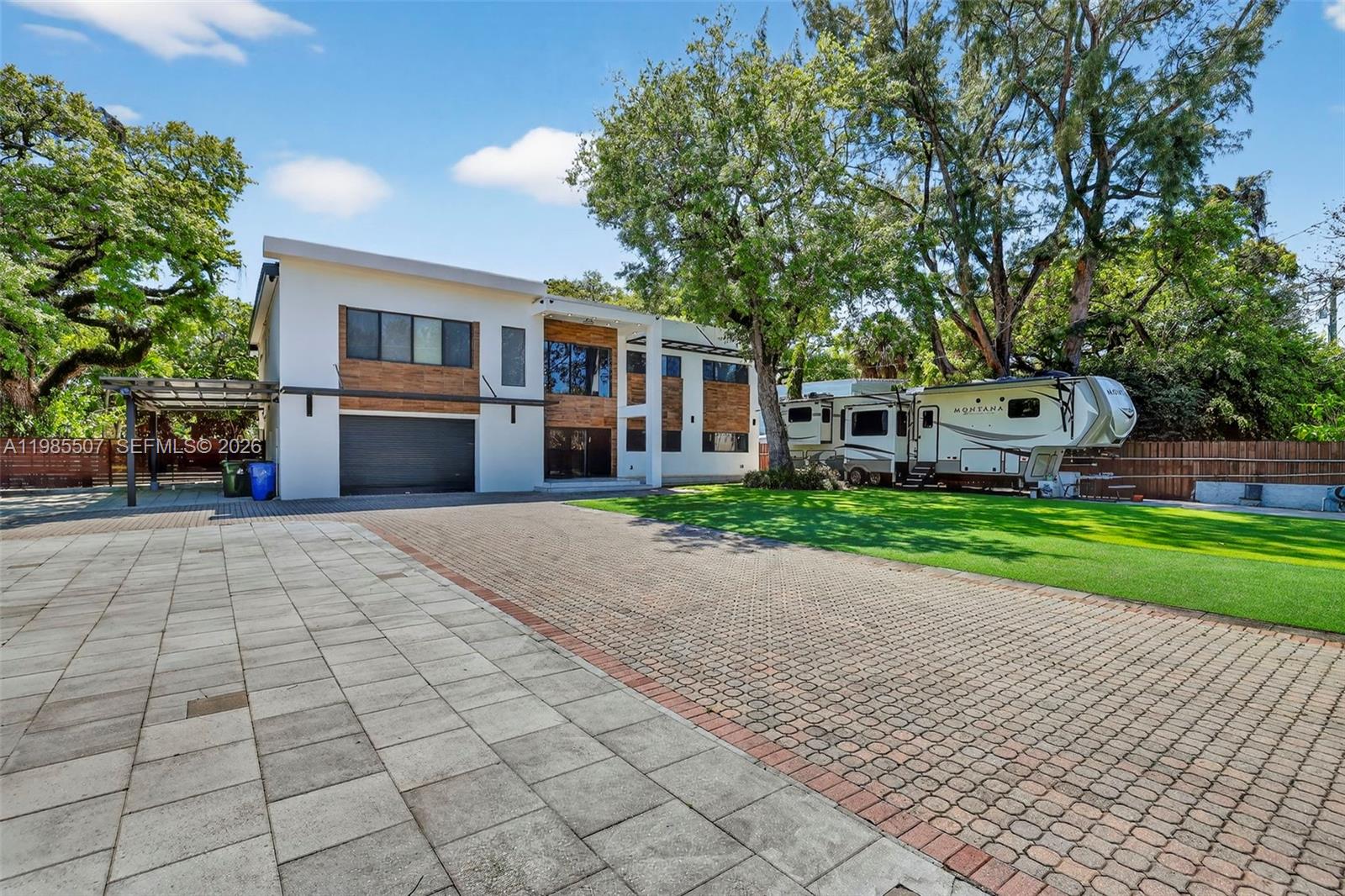 RIVERLAND MANORS - Residential