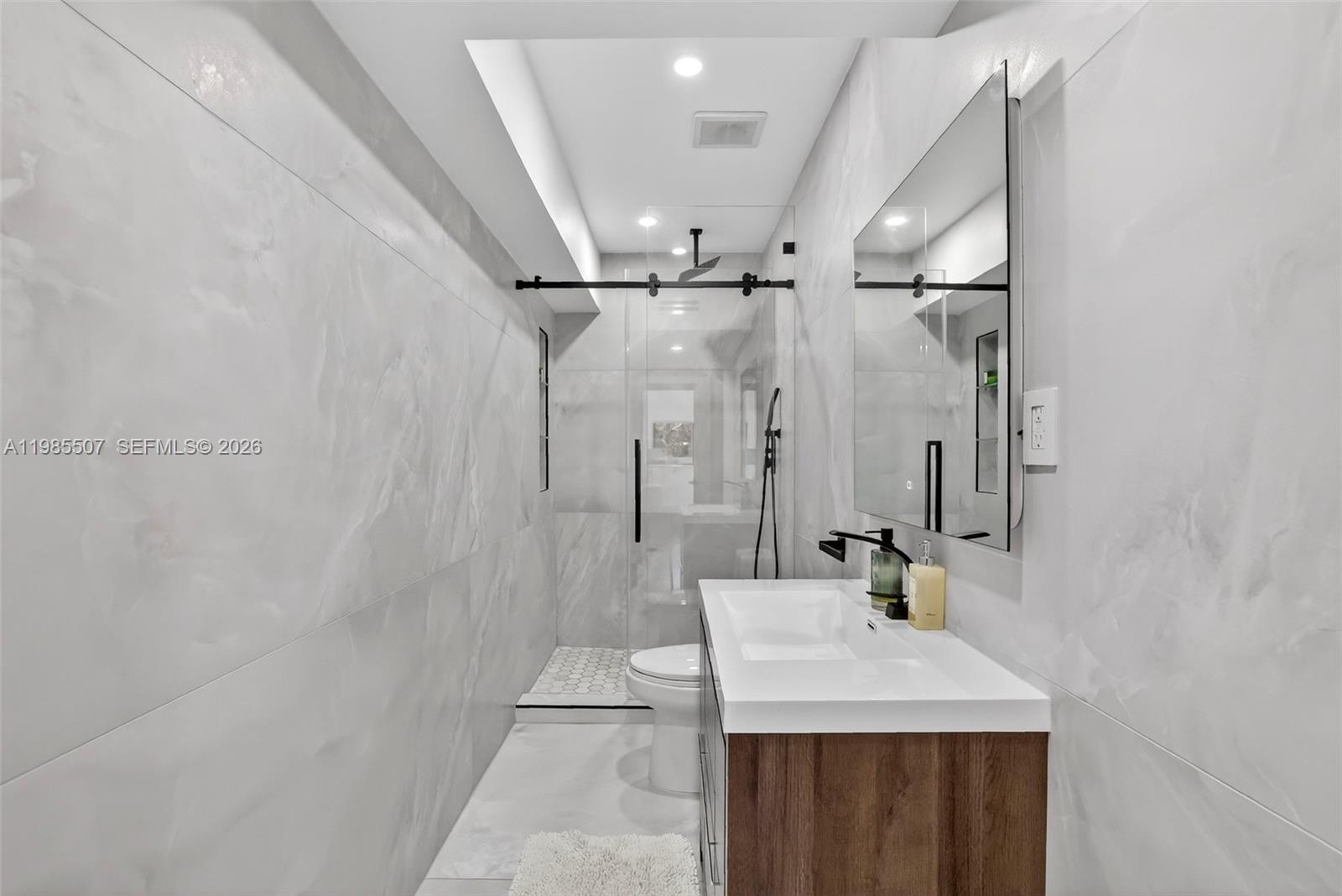 RIVERLAND MANORS - Residential