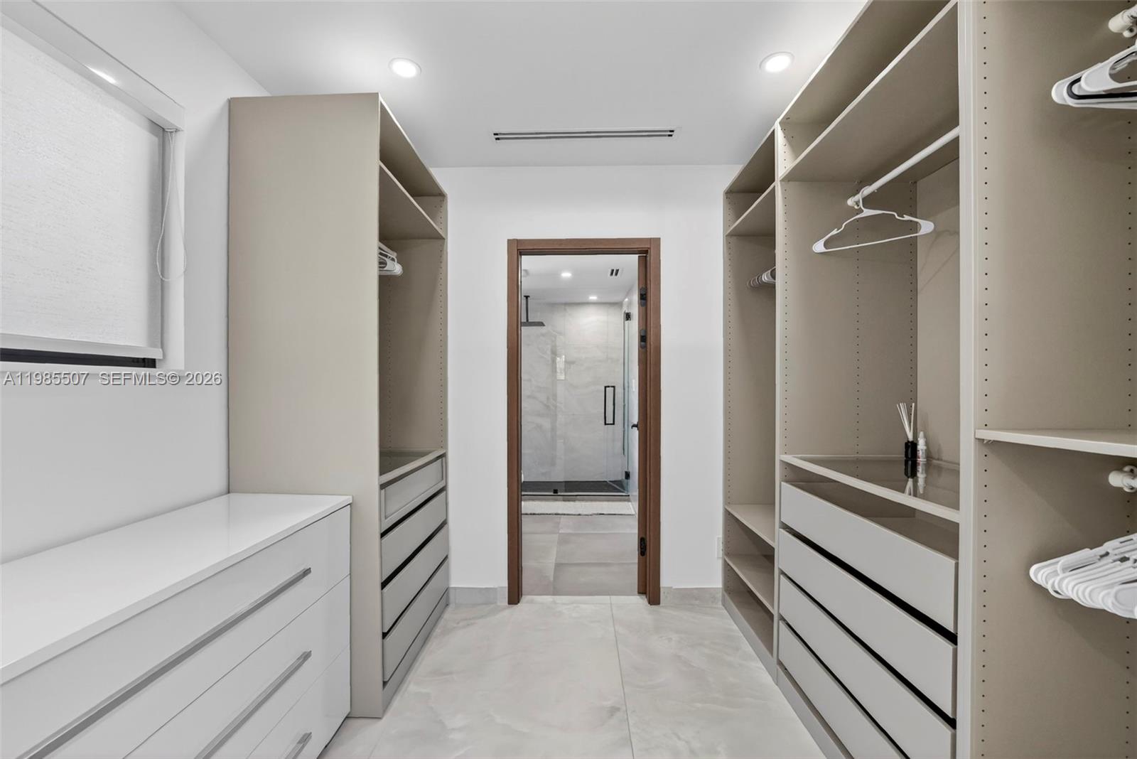 RIVERLAND MANORS - Residential