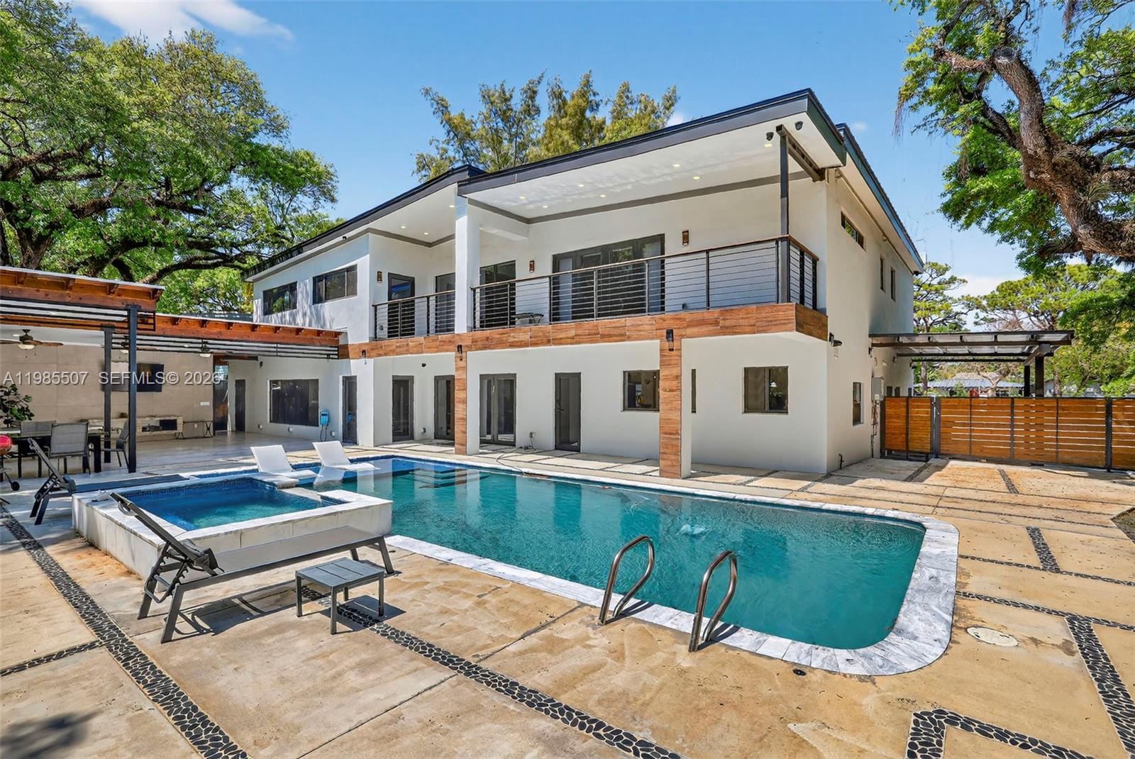 RIVERLAND MANORS - Residential