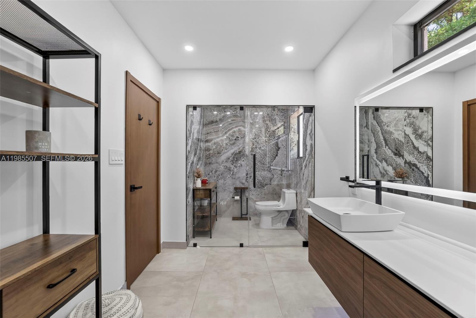 RIVERLAND MANORS - Residential