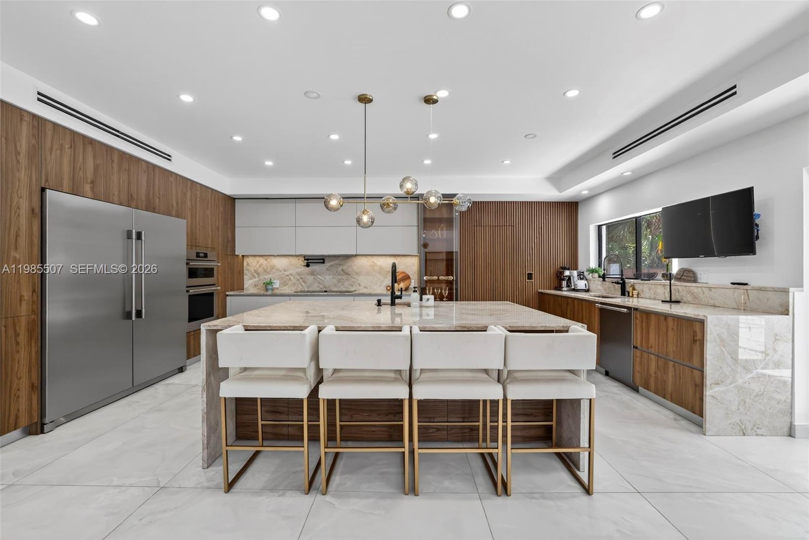 RIVERLAND MANORS - Residential