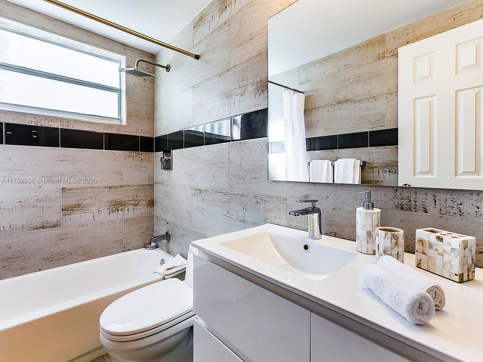 518 Condo 518 Euclid Av - Residential