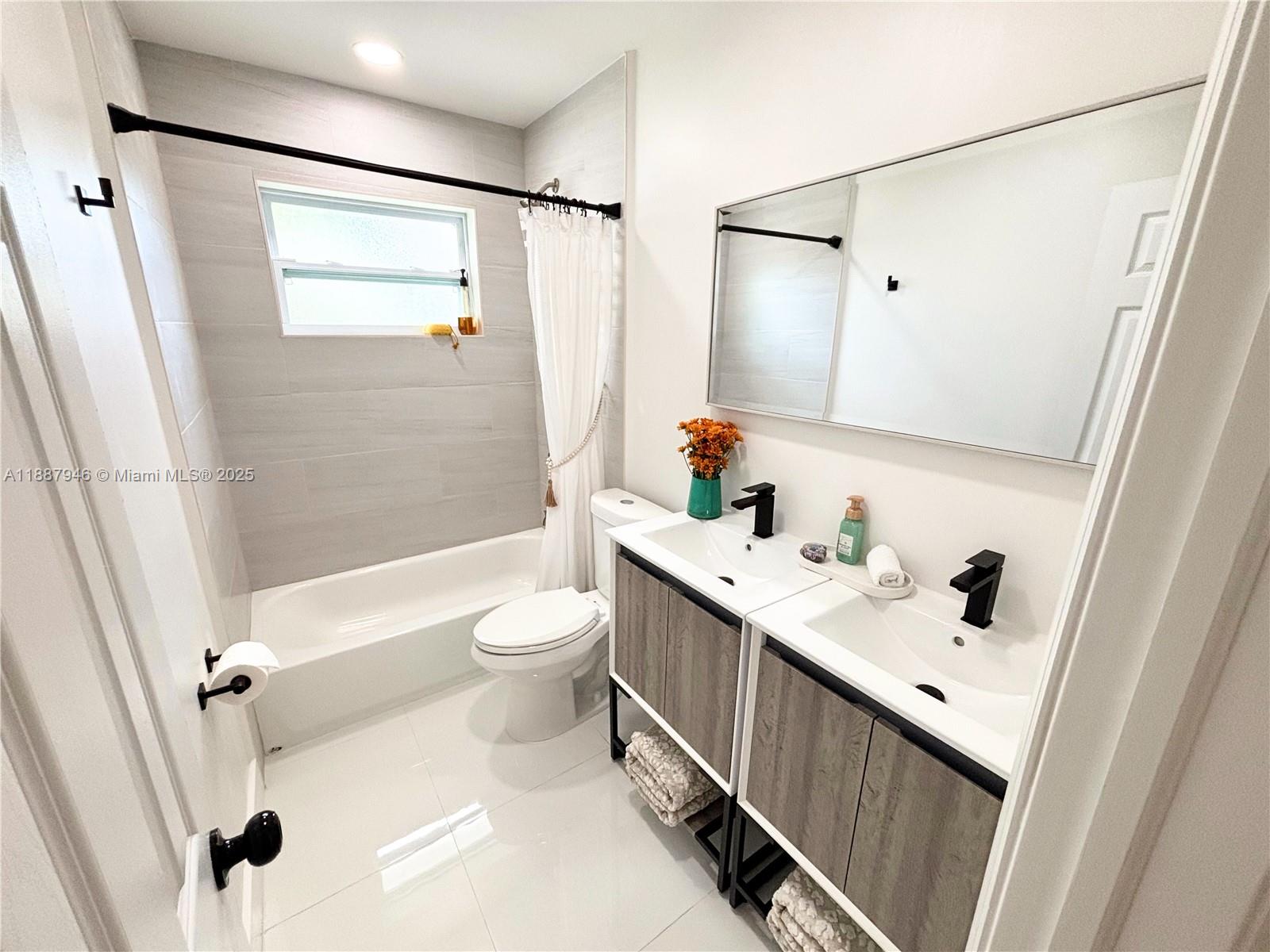 PINE TREE MANOR SEC 1 - Residential