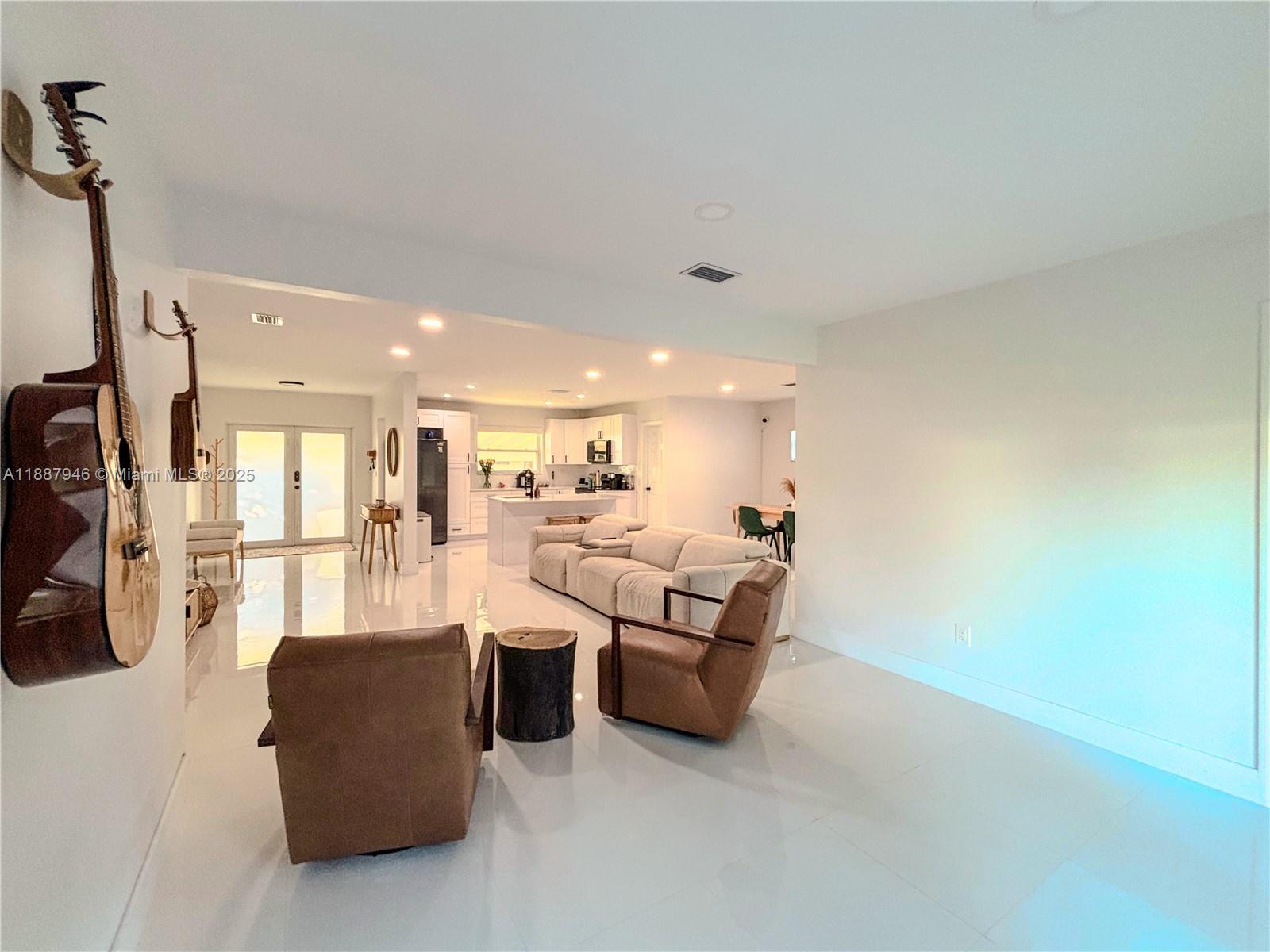 PINE TREE MANOR SEC 1 - Residential