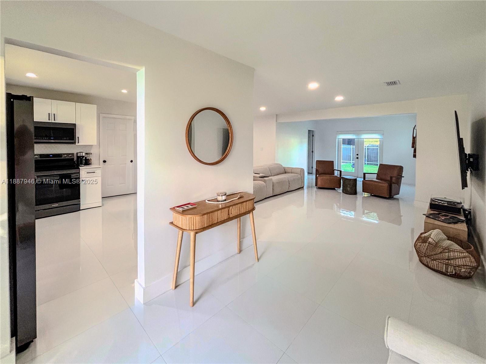 PINE TREE MANOR SEC 1 - Residential
