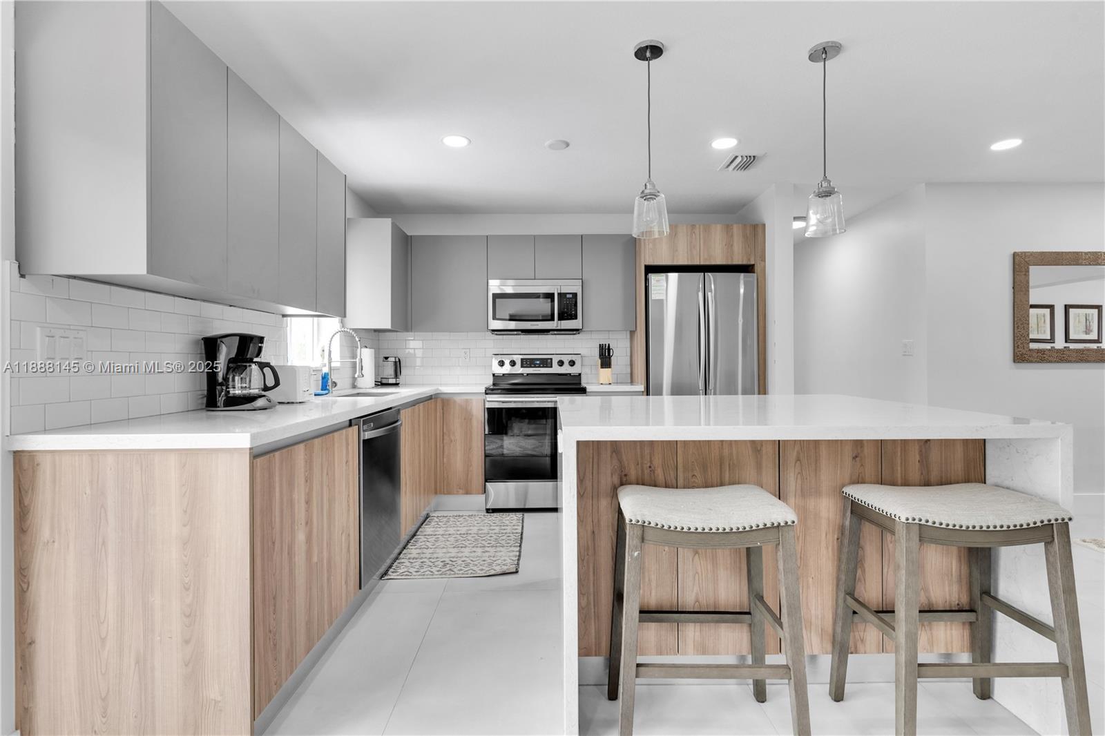 BOULEVARD ESTATES AMEN - Residential