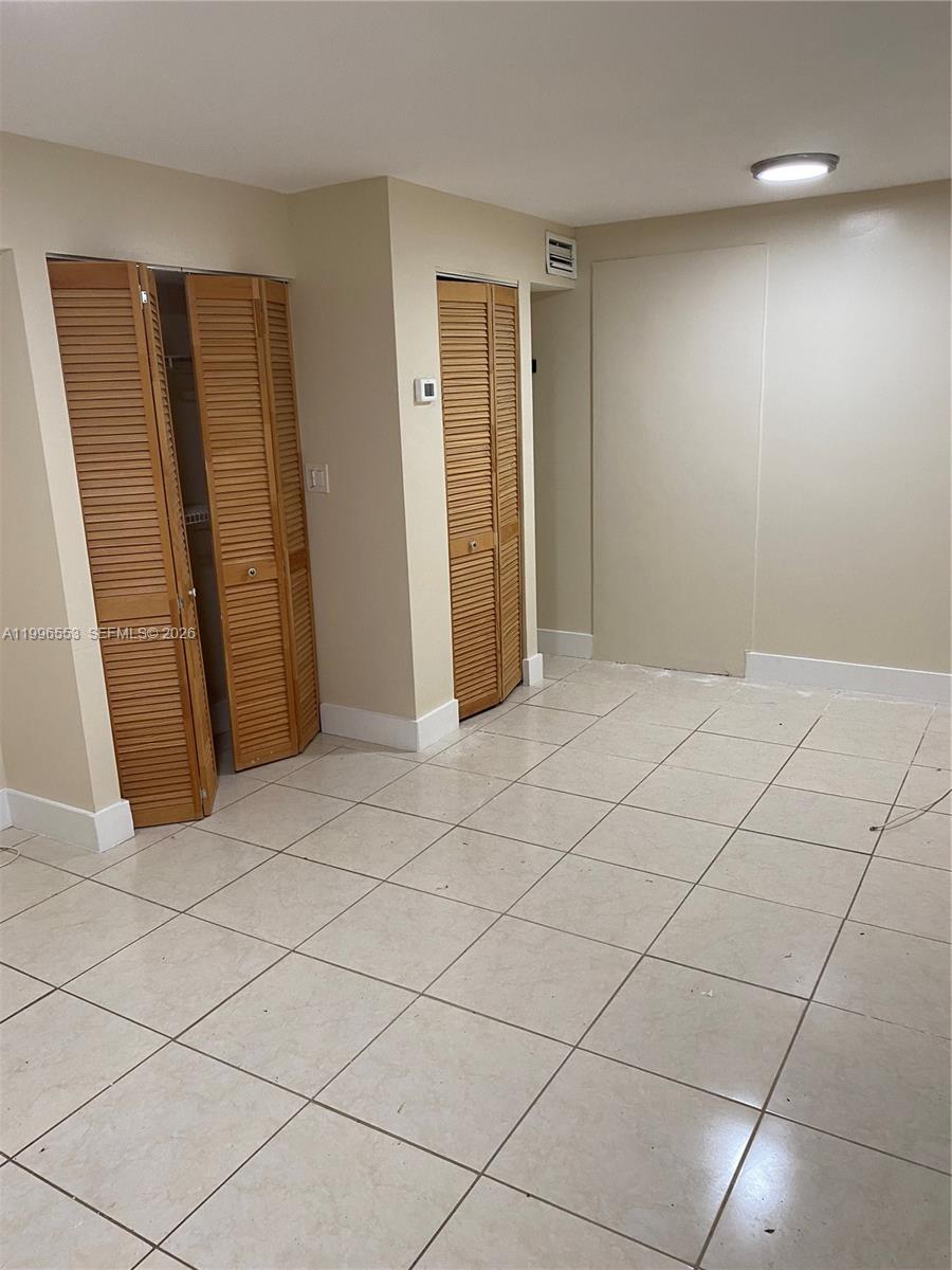 LAWRENCE ESTATE LAND CO - Residential Lease