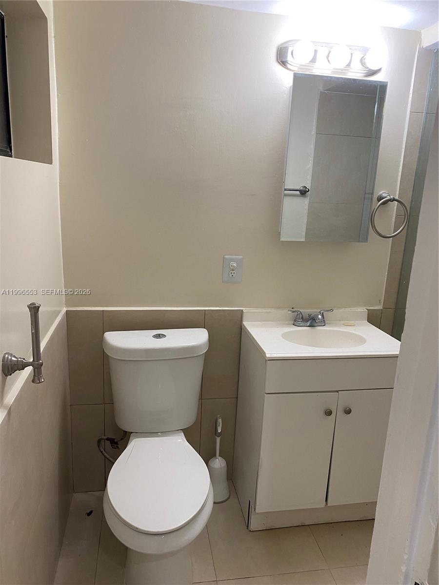 LAWRENCE ESTATE LAND CO - Residential Lease