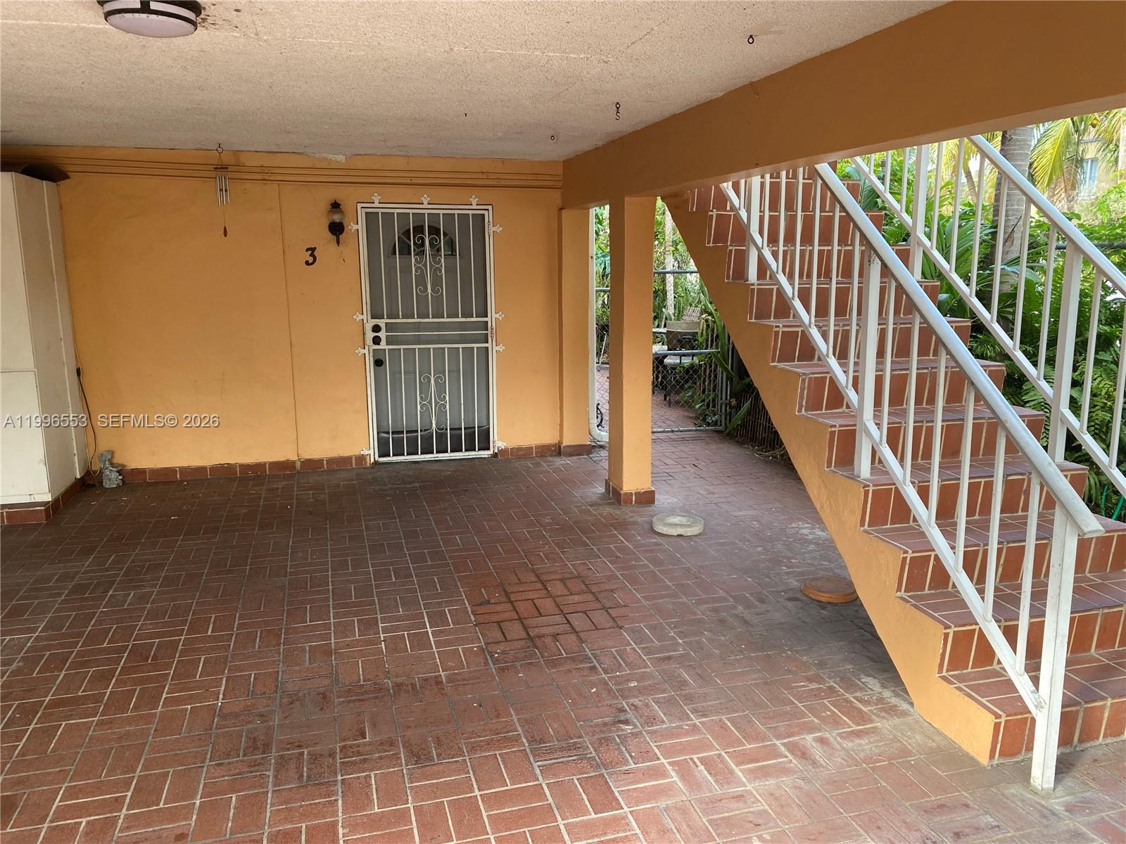 LAWRENCE ESTATE LAND CO - Residential Lease