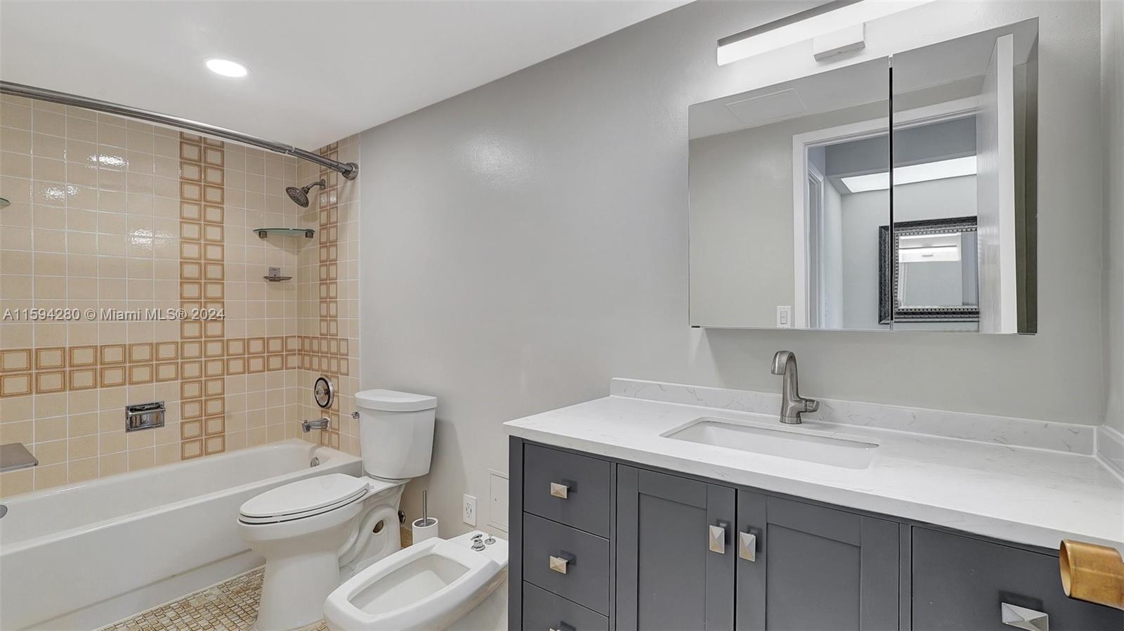 OLYMPUS CONDO PHASE - Residential