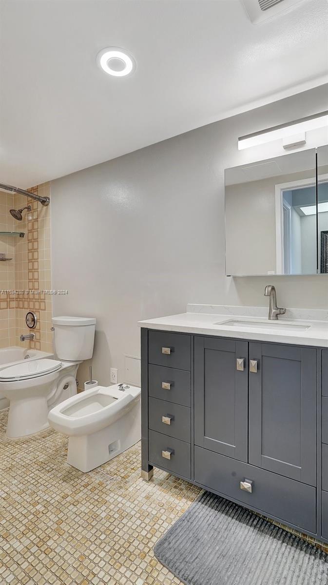 OLYMPUS CONDO PHASE - Residential