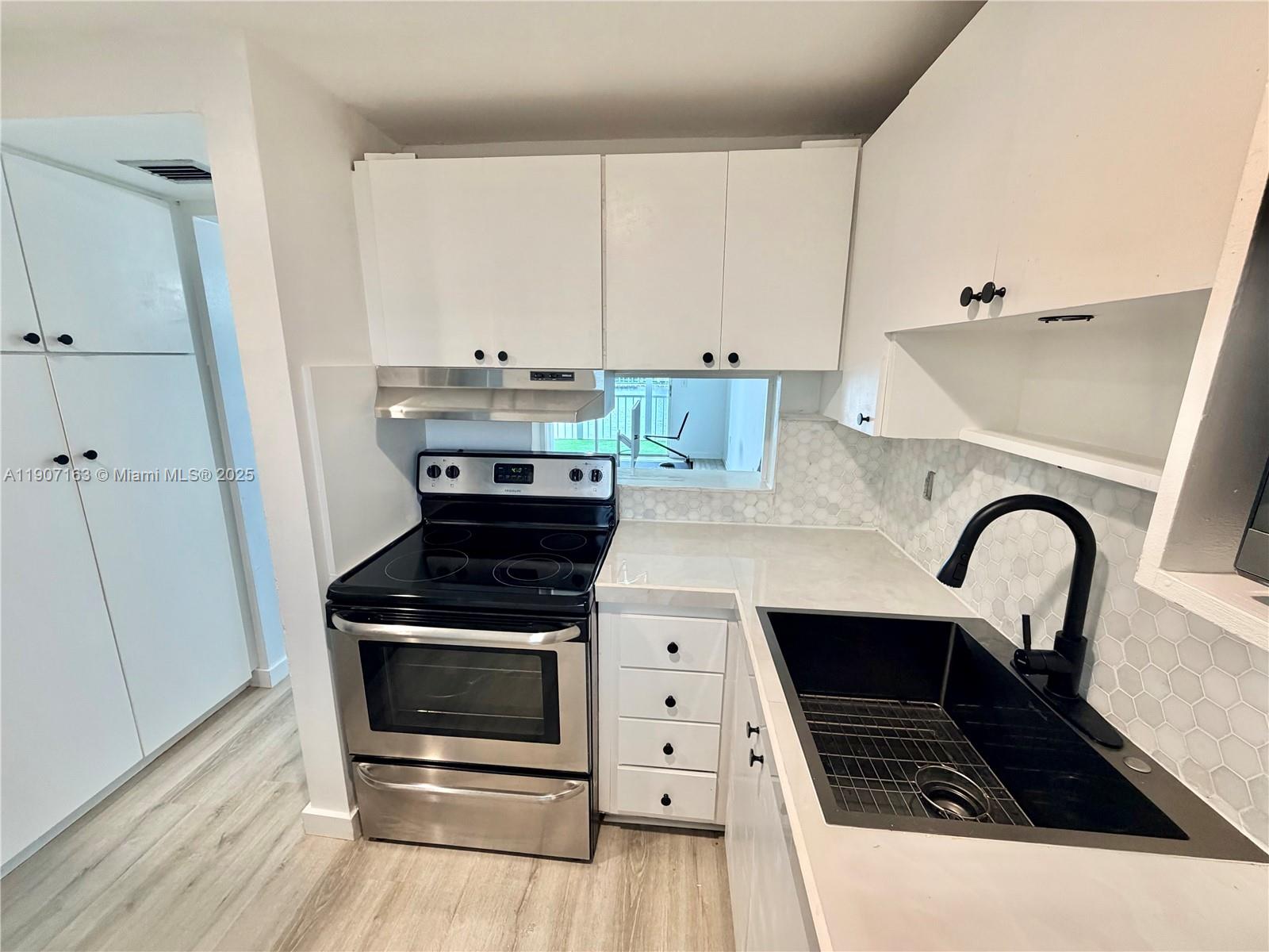 POINT EAST ONE CONDO-BLDG - Residential Lease