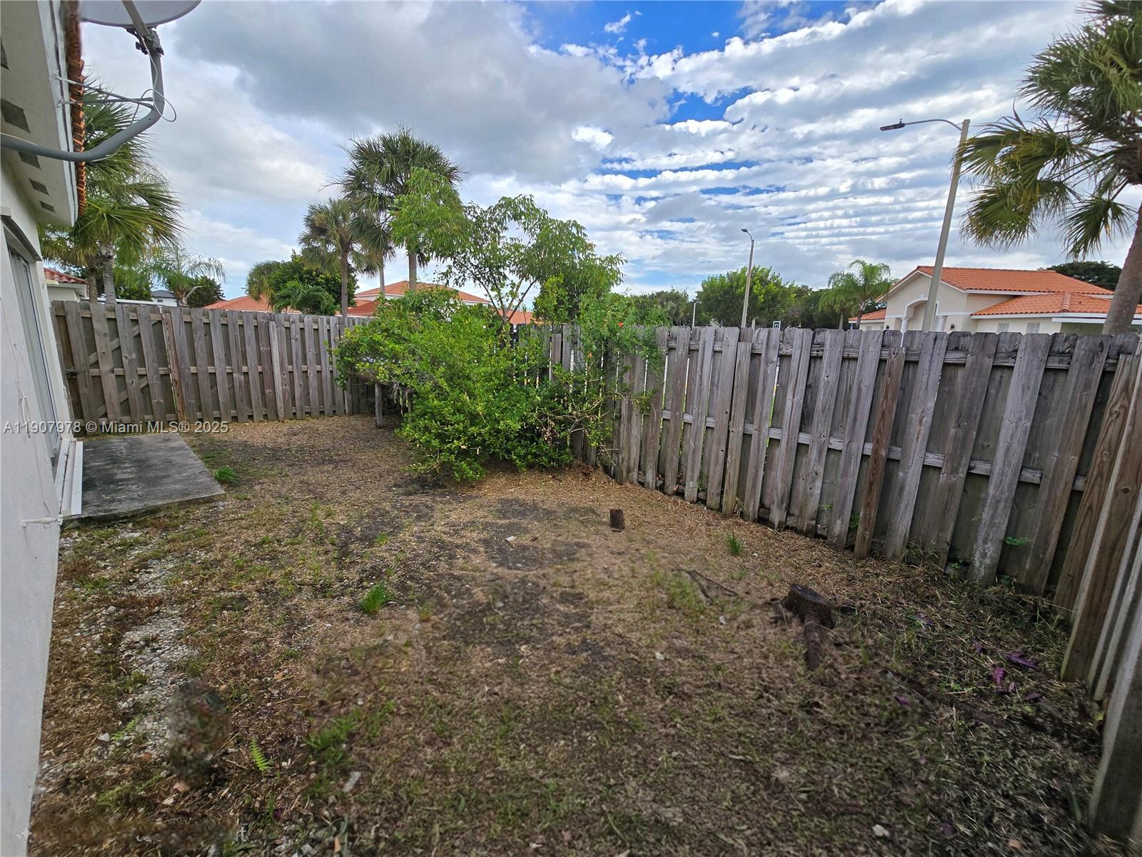 EUREKA PALM GARDEN - Residential