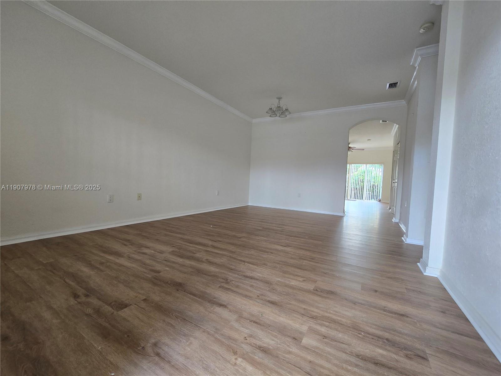 EUREKA PALM GARDEN - Residential