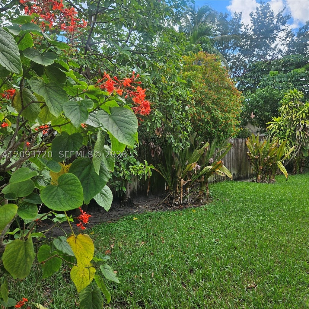 Photo of 1016 NE 34th Ct #B, Oakland Park, FL 33334 (MLS # A12093720)