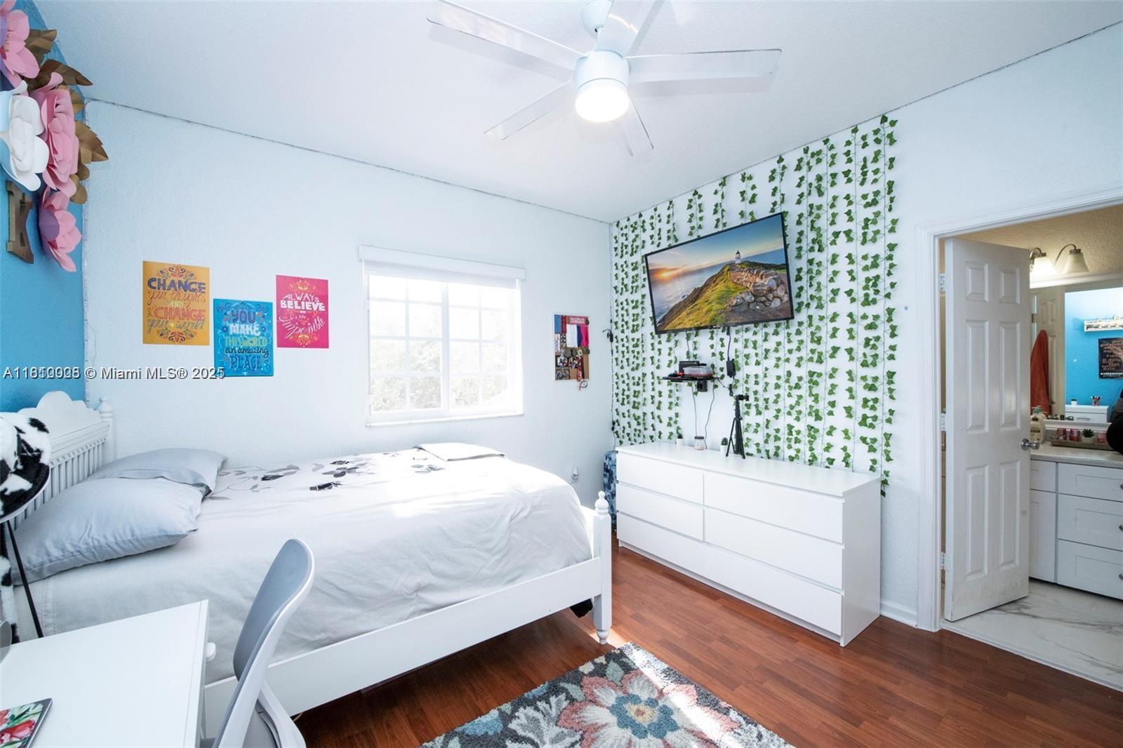 CATALINA PLACE - Residential