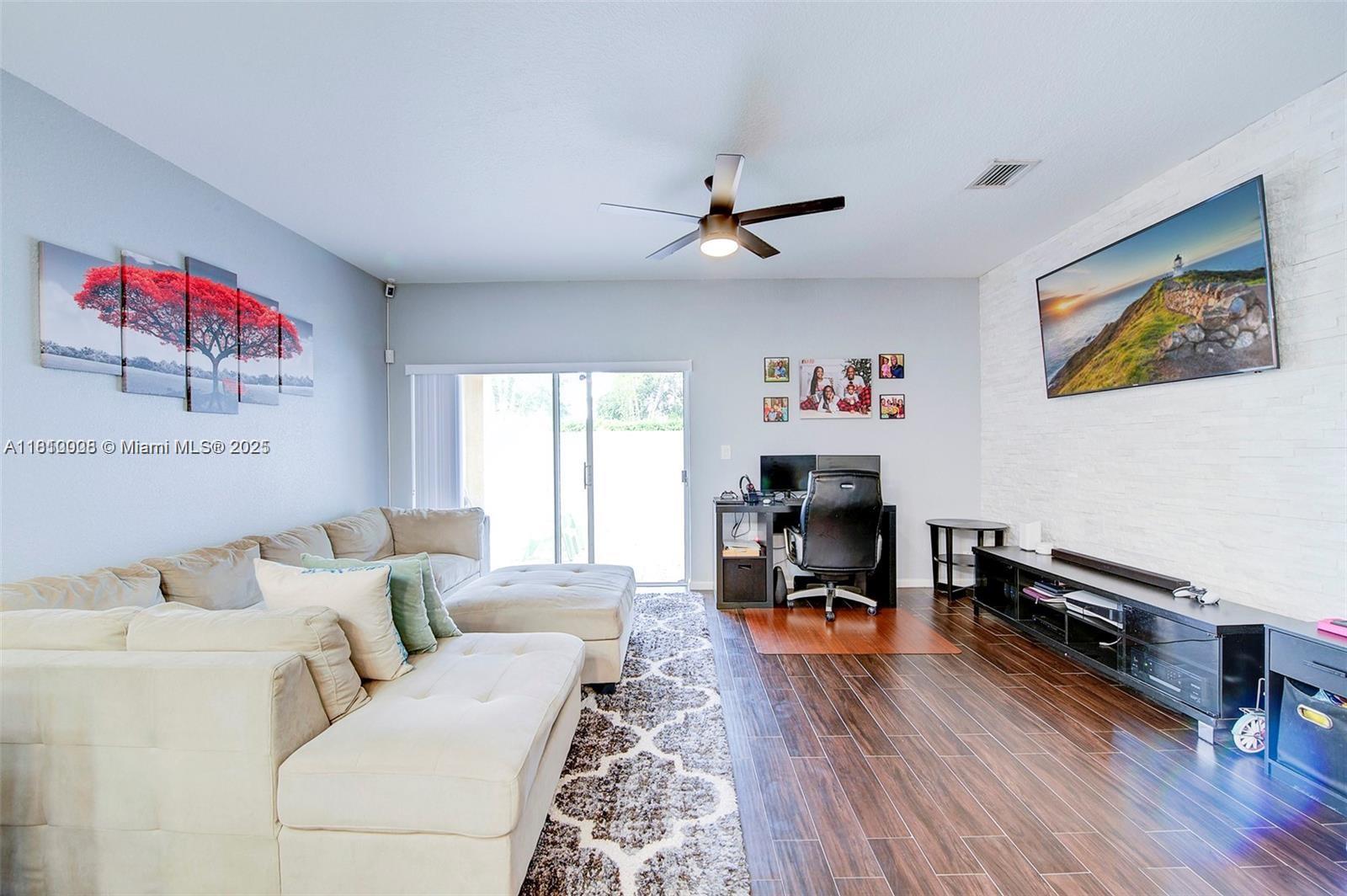 CATALINA PLACE - Residential